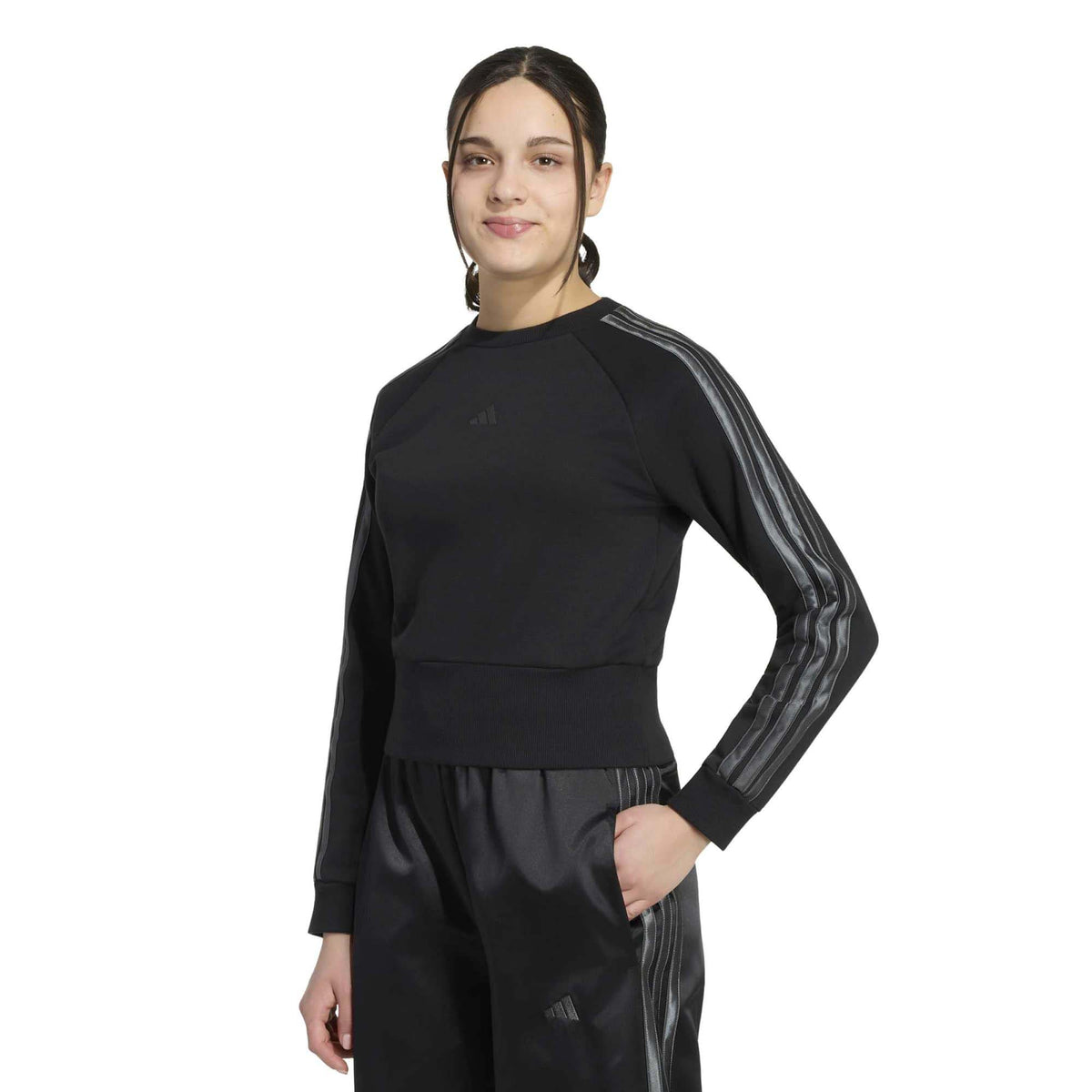 JG_SATIN_SWT_KQ7043_BLACKGR_Image_2