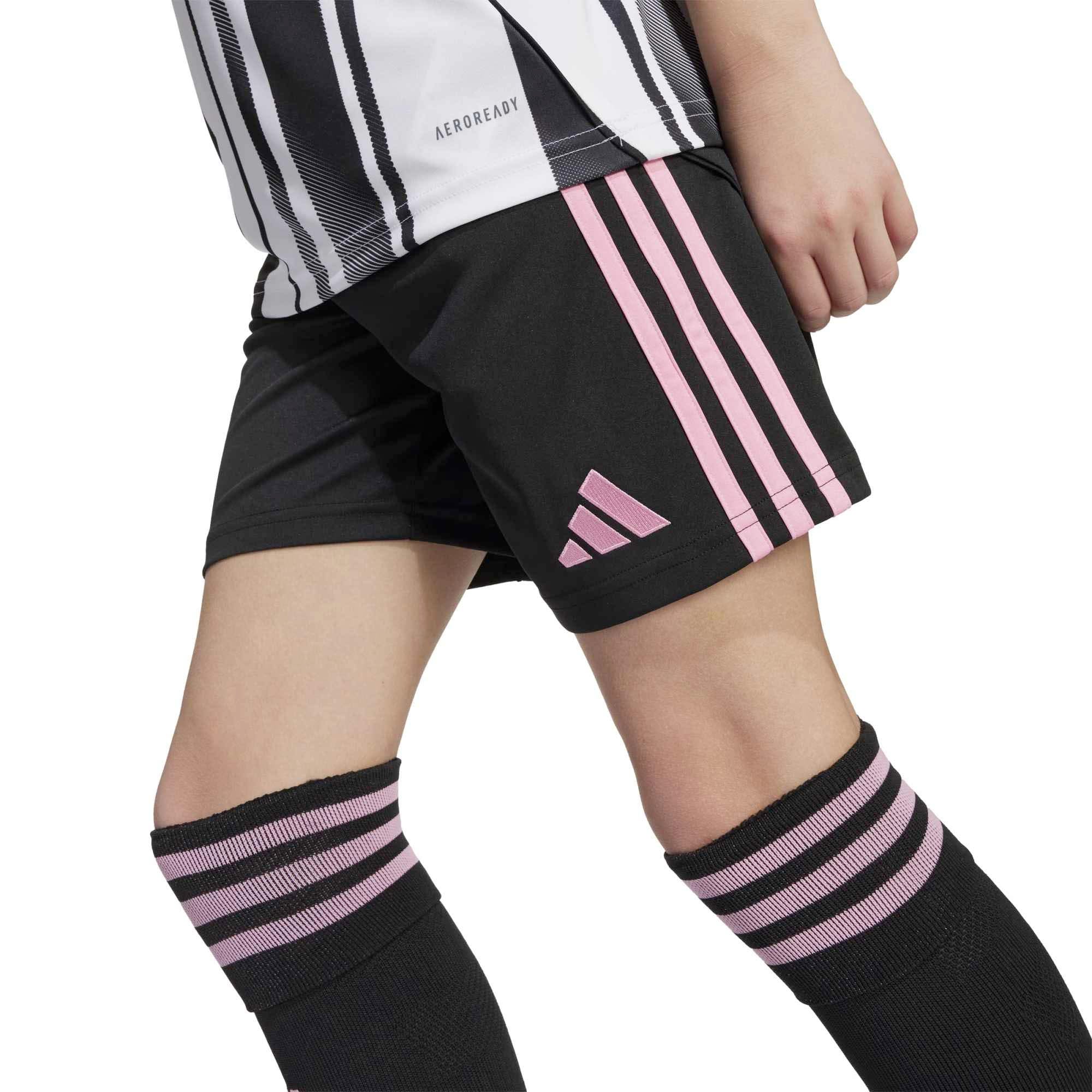 JUVE_H_SHO_Y_JN5221_BLACK_Image_5