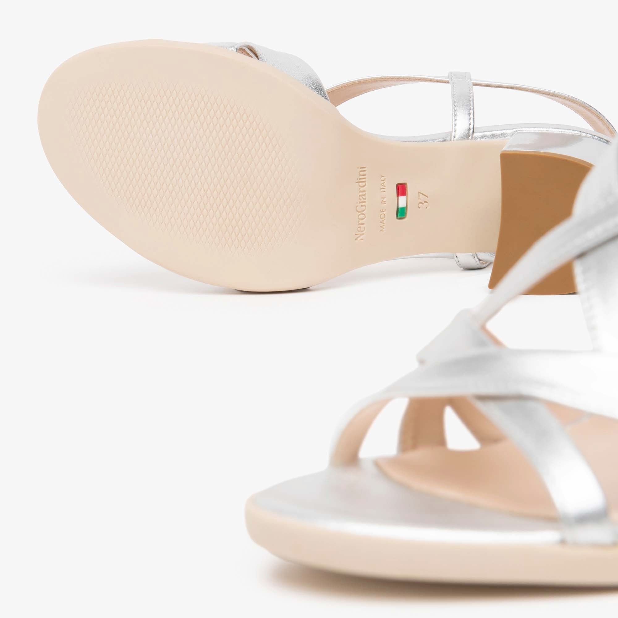 LAMINATO_TR_MELILLA_NATURALE_E615753D_700_Image_4