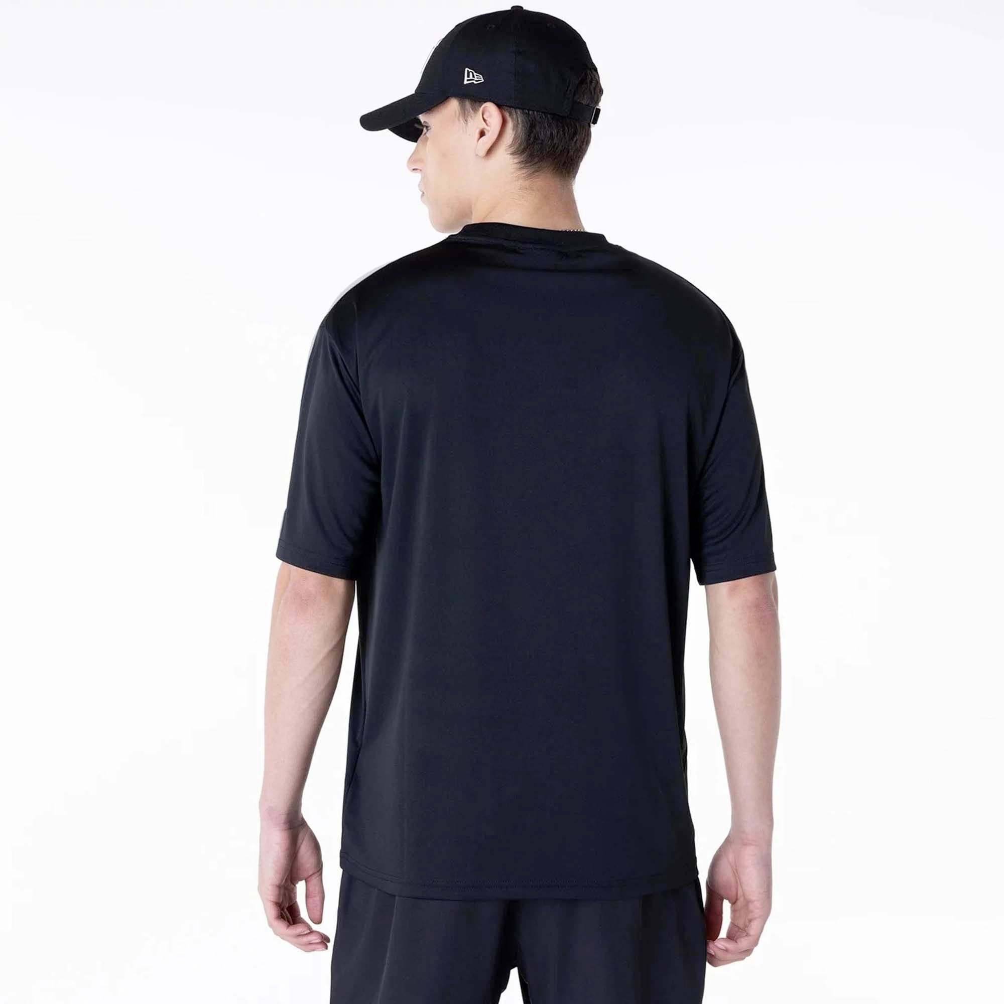 LEAGUE_ESSENTIALS_TEE_NEYYAN_BLK_60596365_001_Image_2