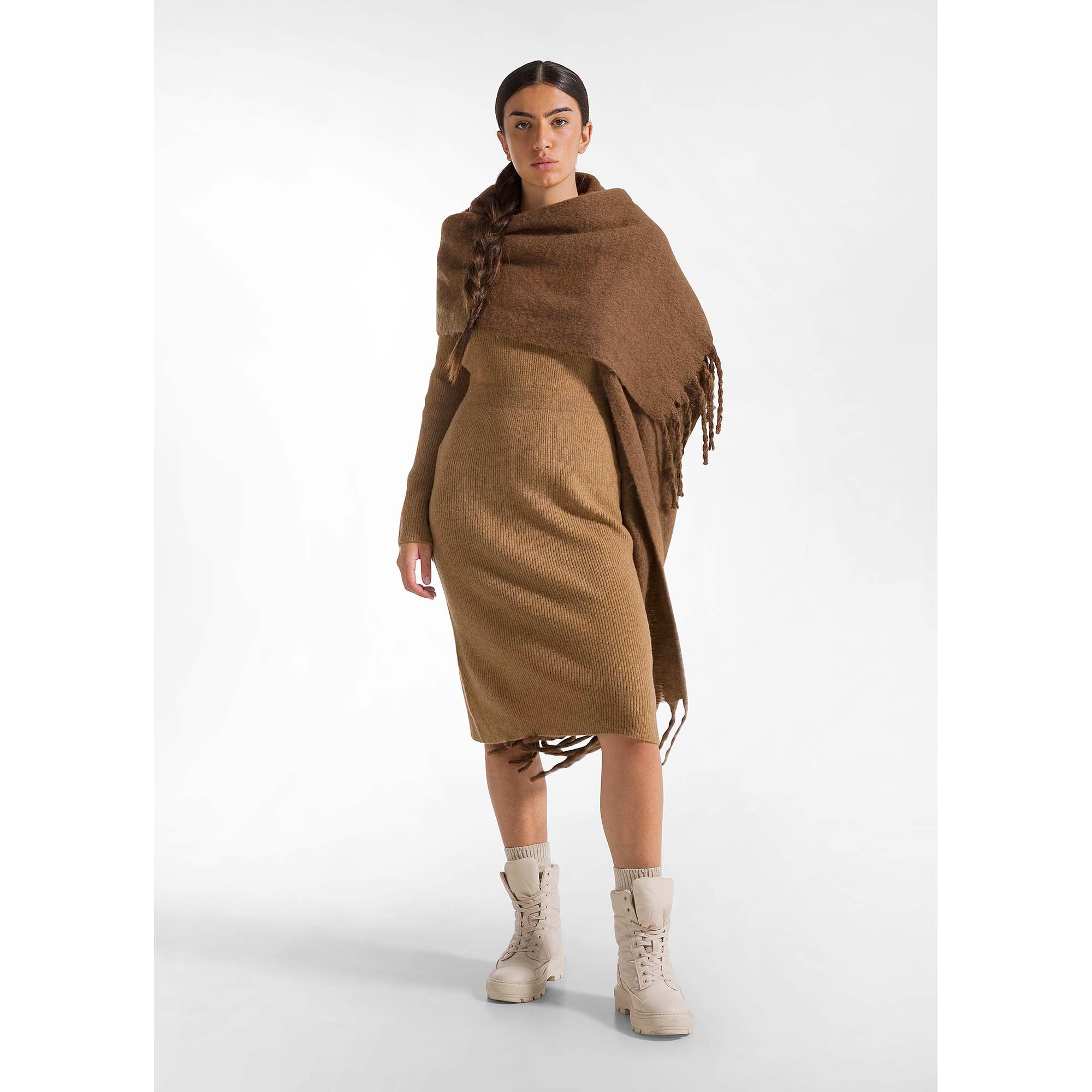LOUNGE_KNITTED_LONG_DRESS_D12219_26117_Image_2