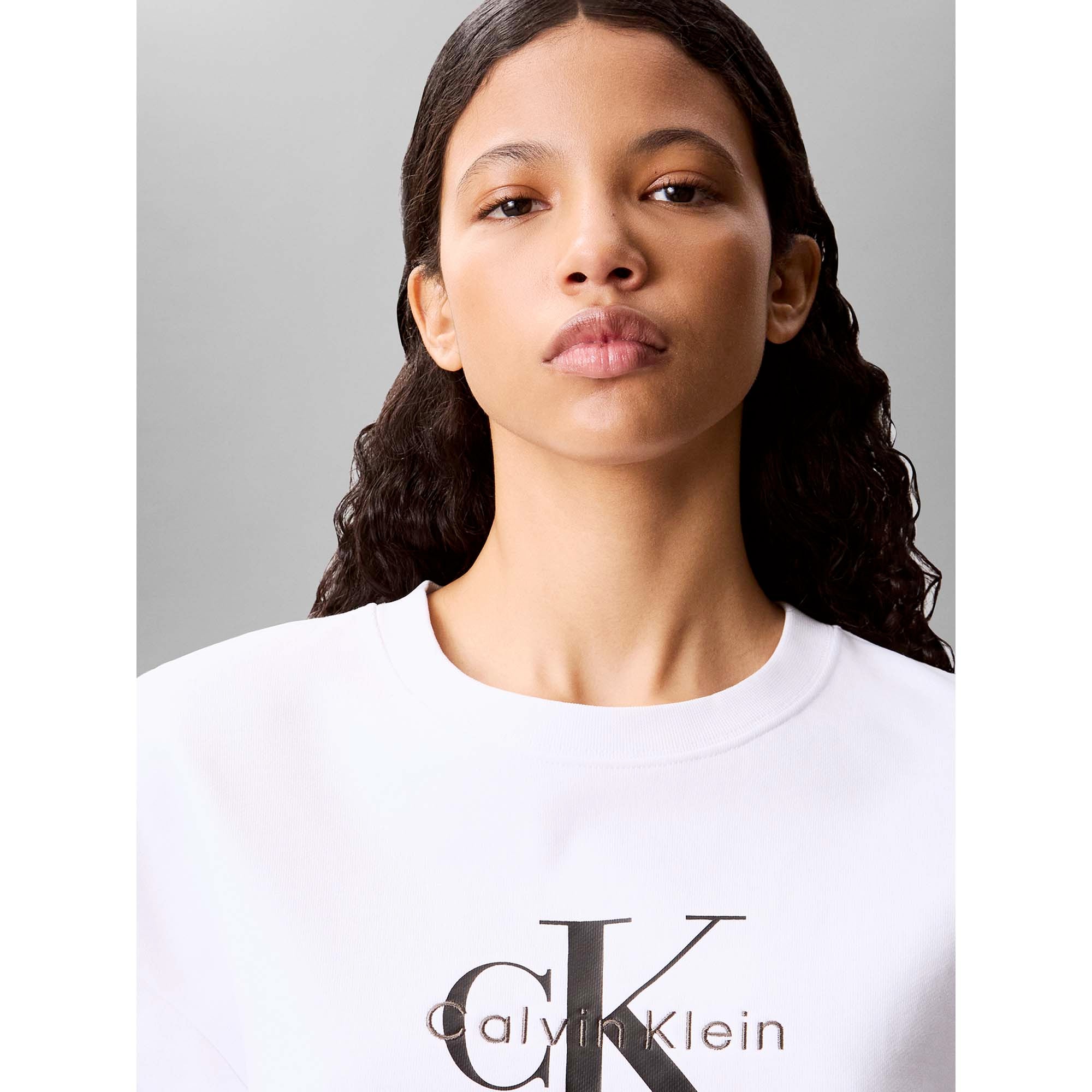 LS_MONOLOGO_FRENCH_T_LV047B234G_YAA_Image_3