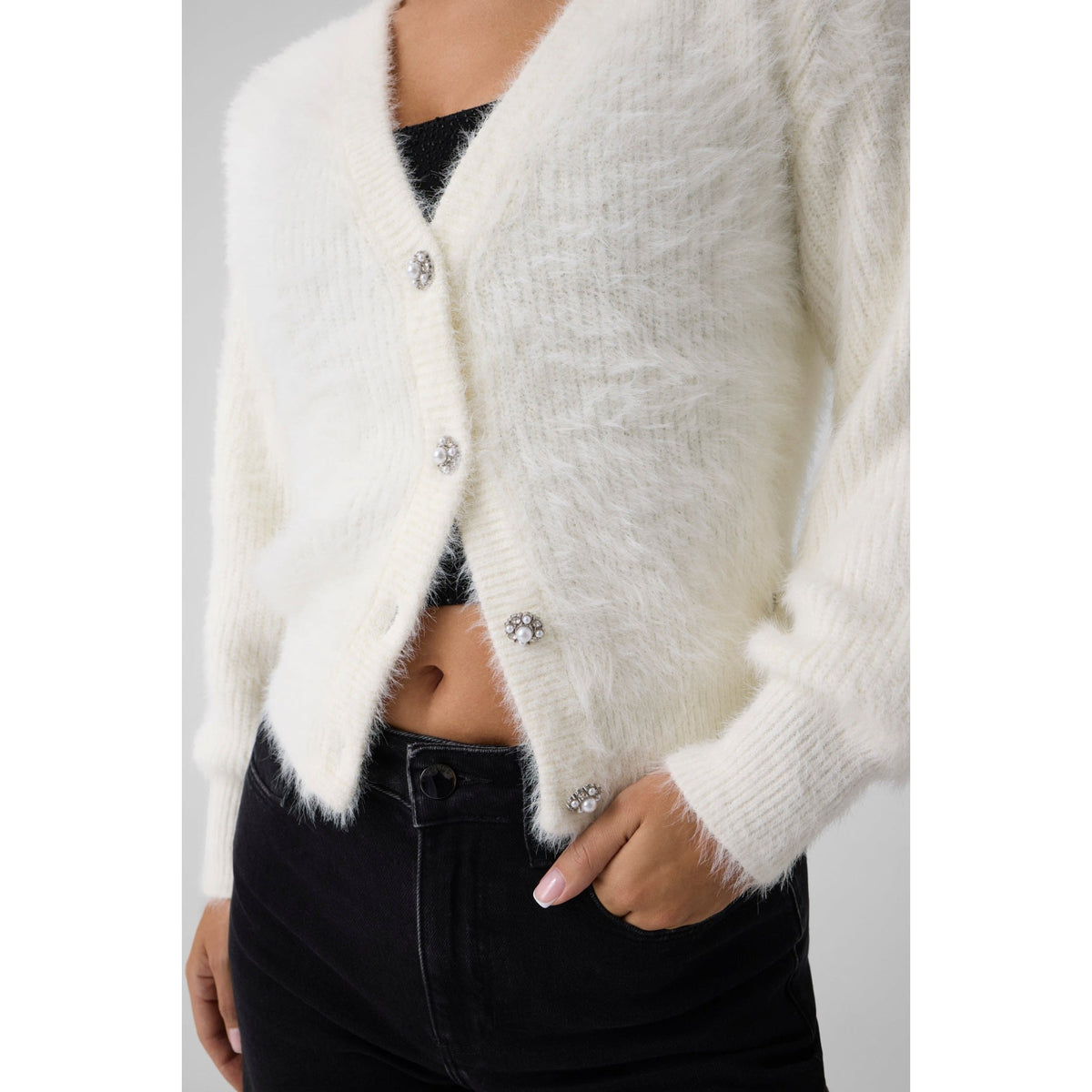 LS_VN_GABRIELLE_CARDI_SWTR_W6BR26Z1408_G012_Image_4