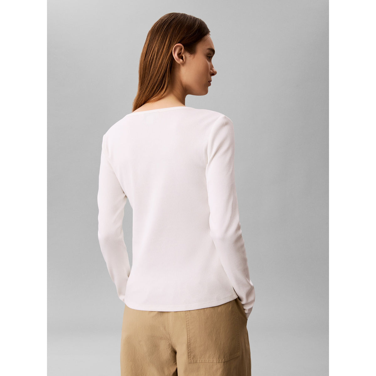 LS_WOVEN_LABEL_2X2_B_LV047D218G_YAF_Image_3