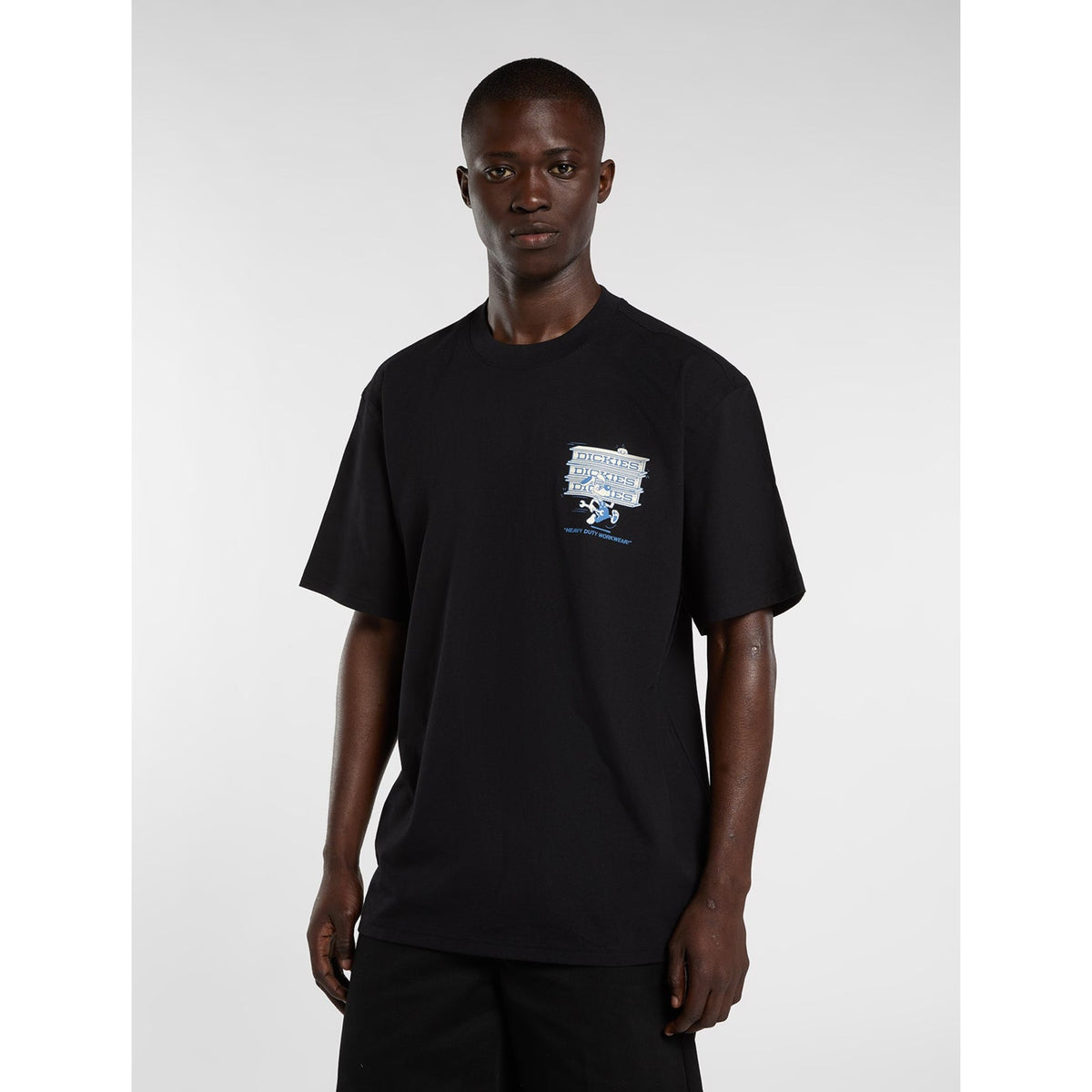 LYNNDYL_SS_TEE_DK0A88JH_BLK_Image_2