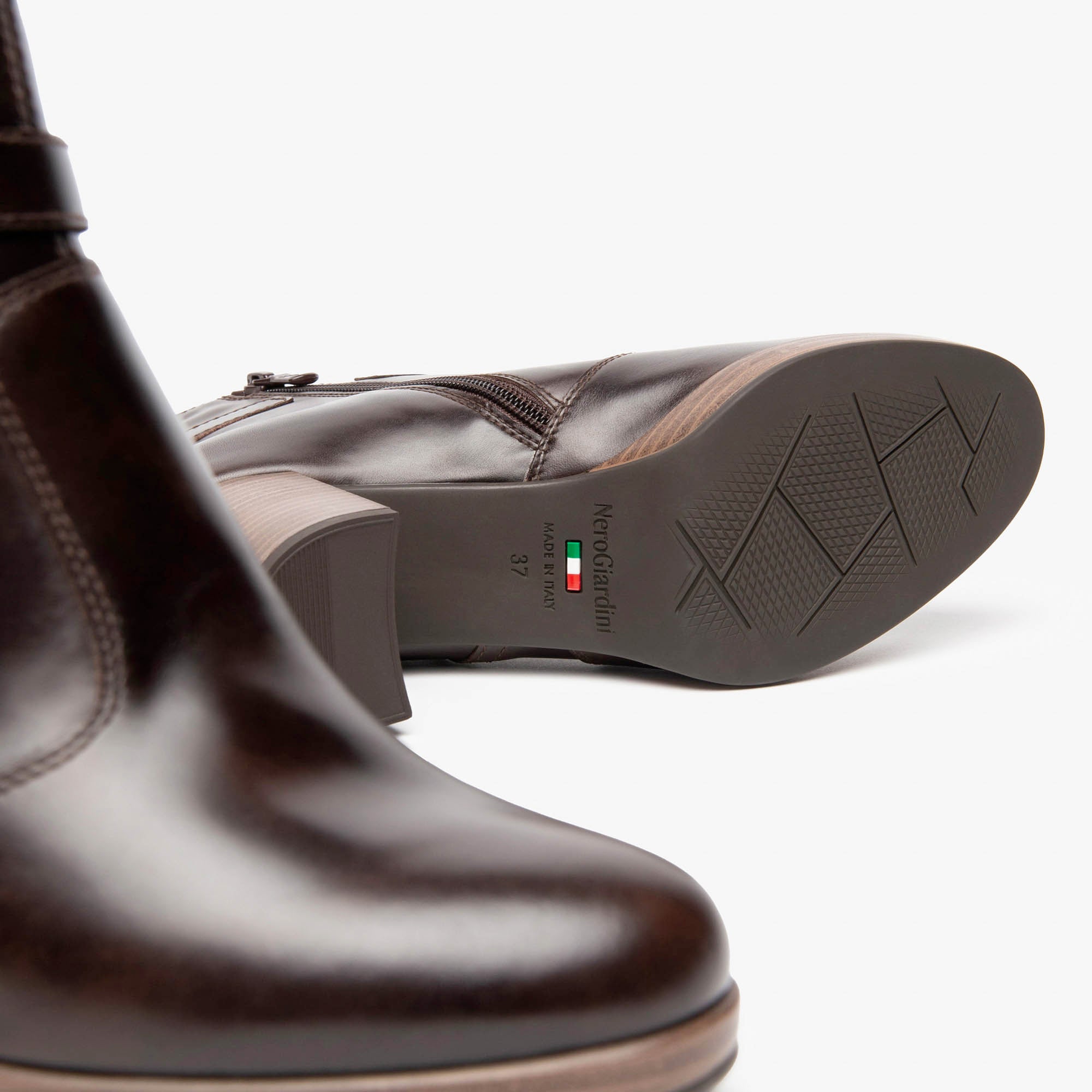 MANOLETE_TPU_ASOLA_T_I513821D_300_Image_4