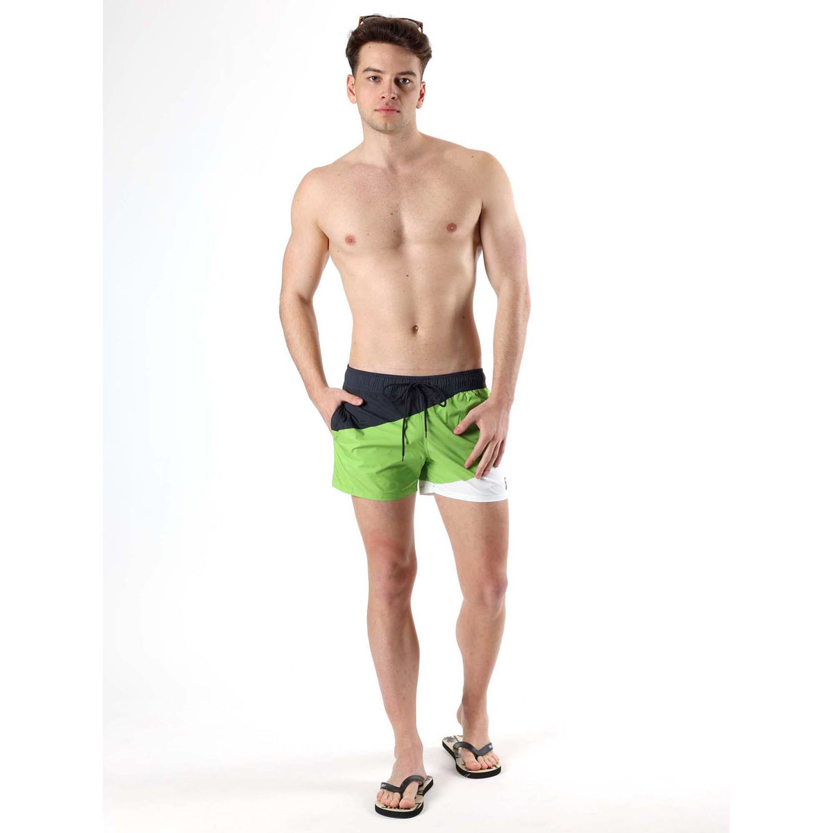 MAN_BEACH_SHORT_M5781B8N01_0930N_Image_2
