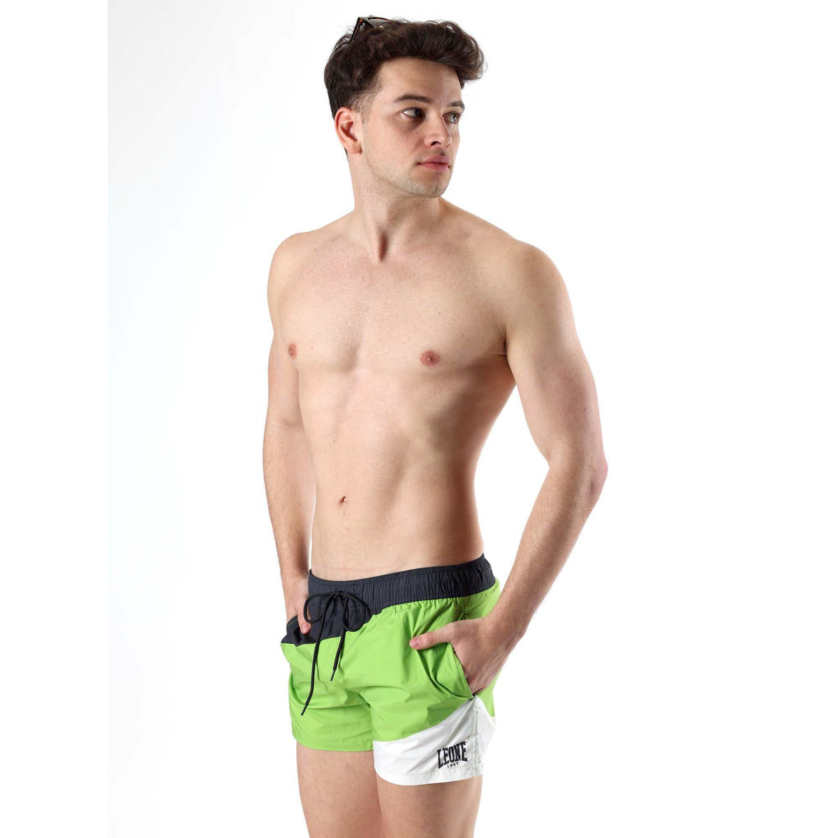 MAN_BEACH_SHORT_M5781B8N01_0930N_Image_5