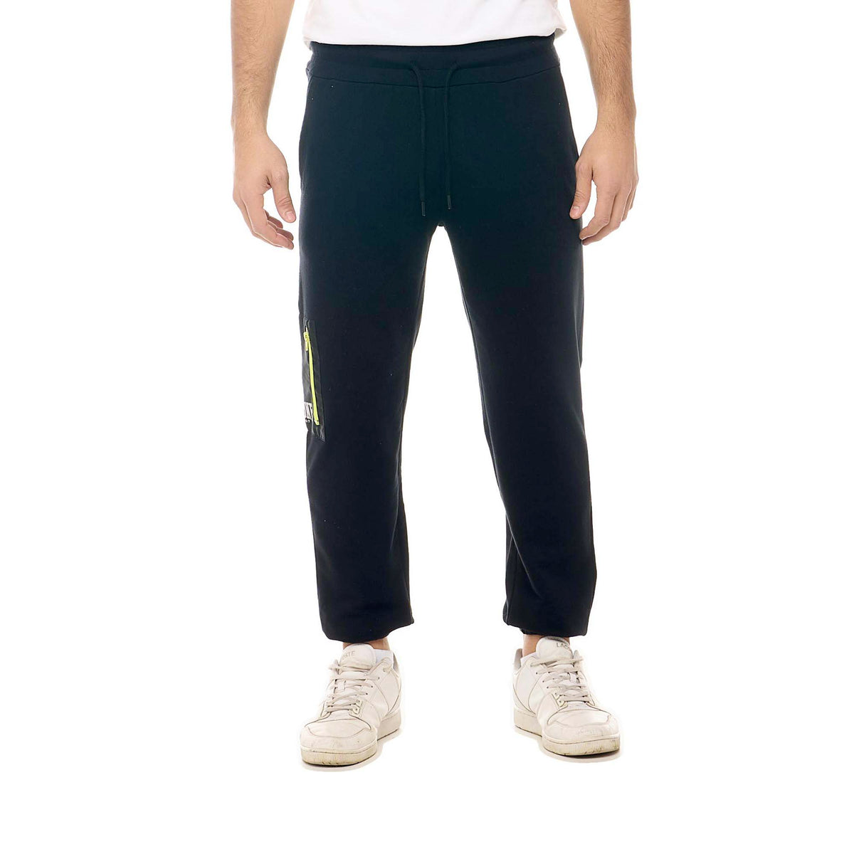 MAN_SWEATPANTS_ACTIVE_M5621P8F10_09_Image_1