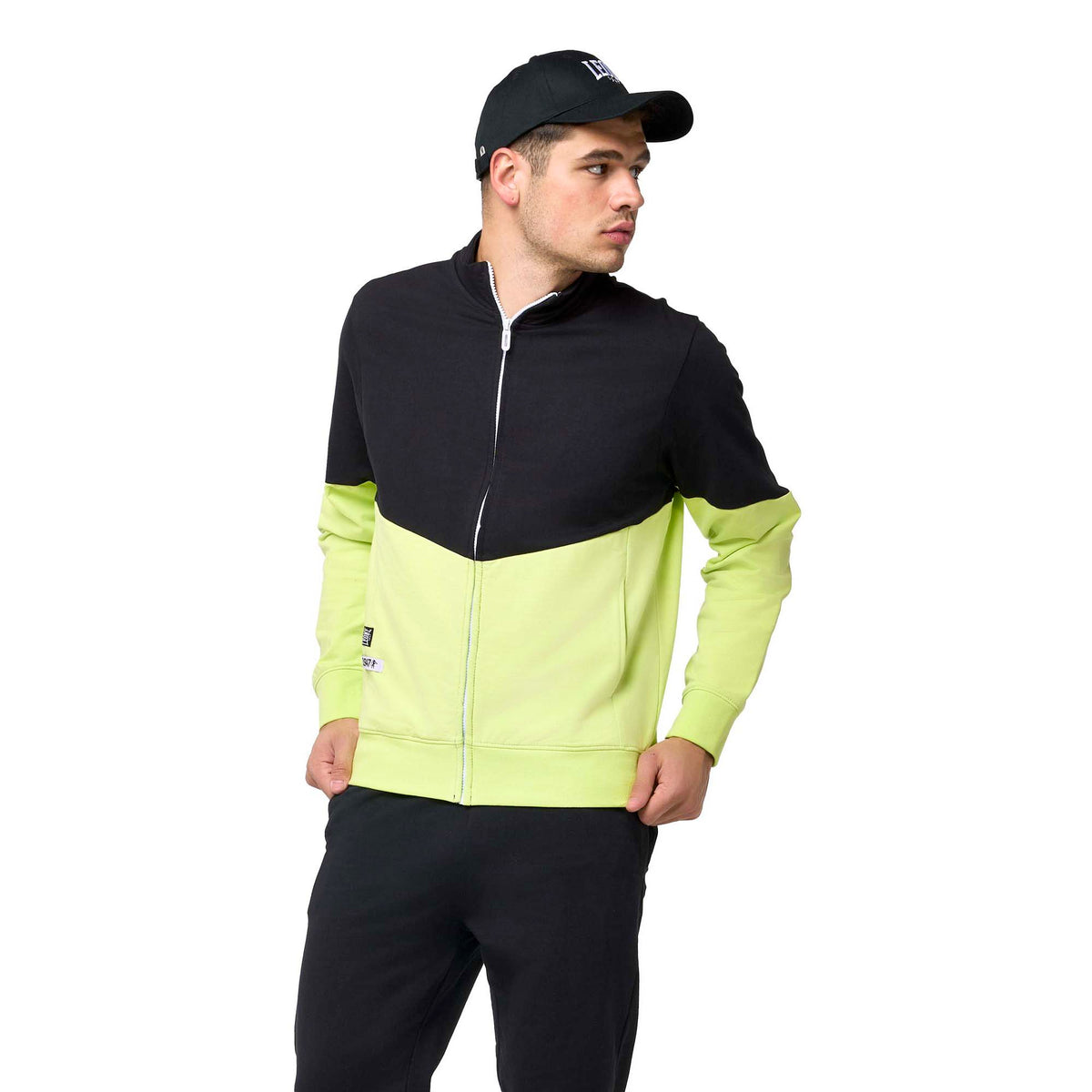 MAN_TRACKSUITS_ACTIVE_M5619A8F10A_0930N_Image_2