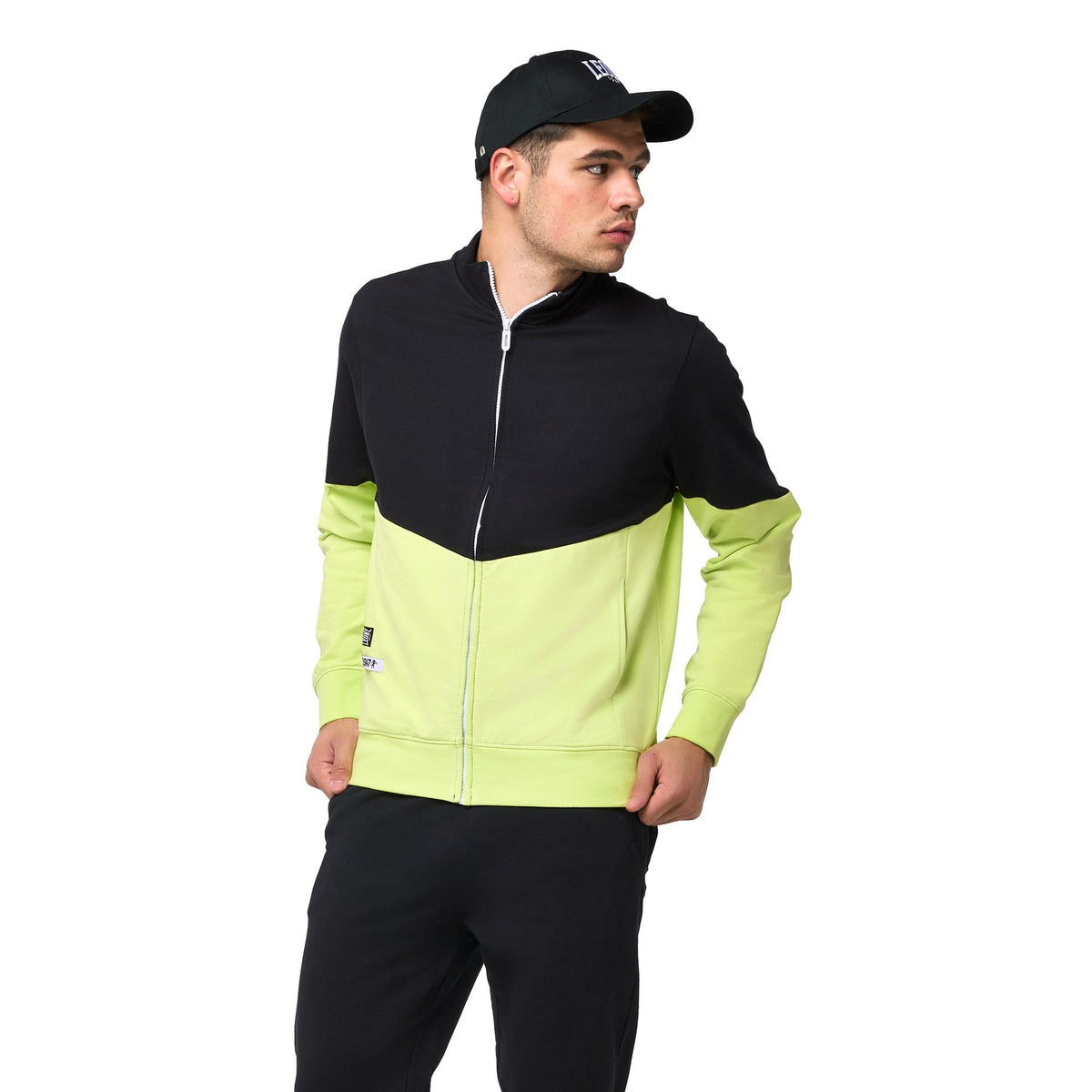 MAN_TRACKSUITS_ACTIVE_M5619A8F10A_0930N_Image_3