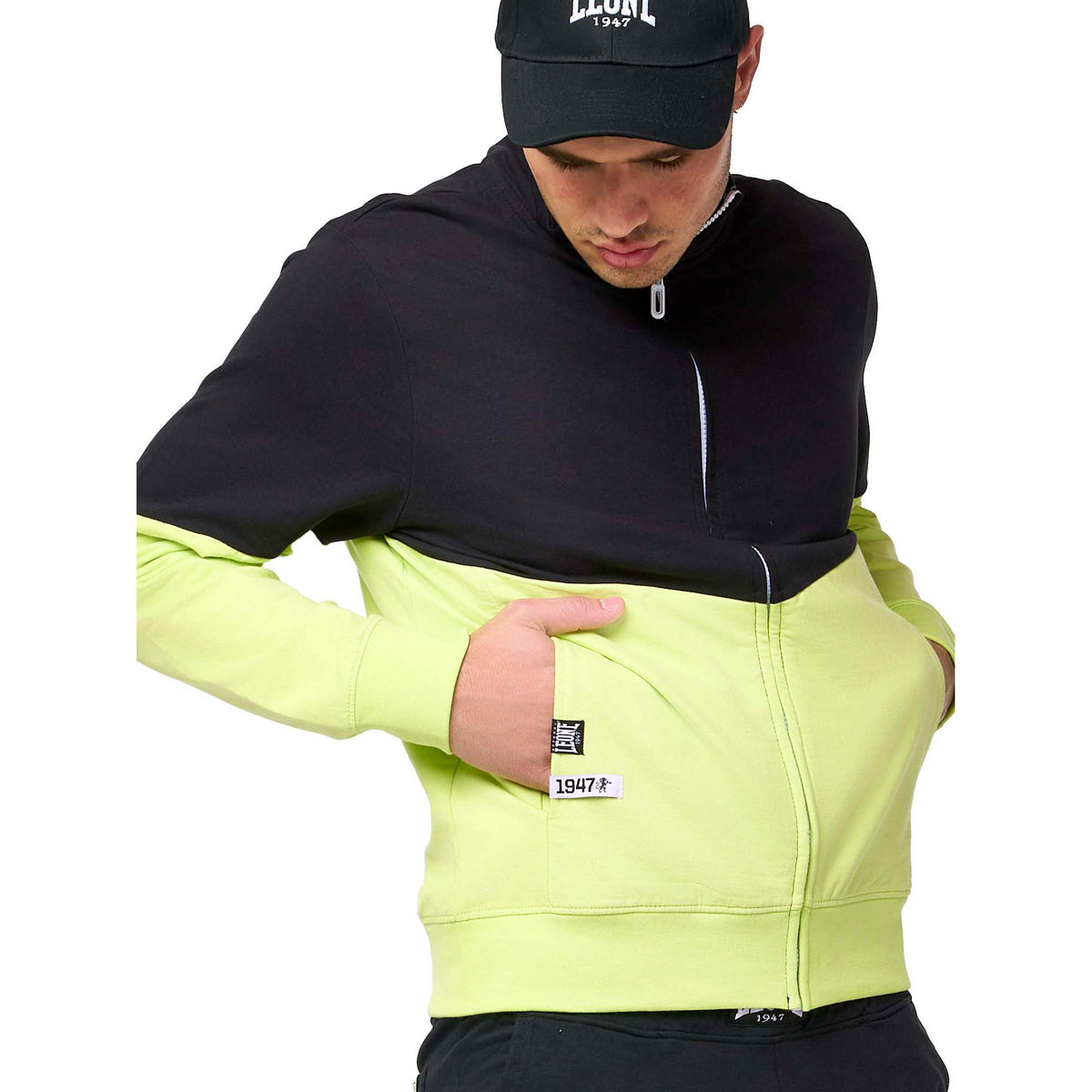 MAN_TRACKSUITS_ACTIVE_M5619A8F10A_0930N_Image_5