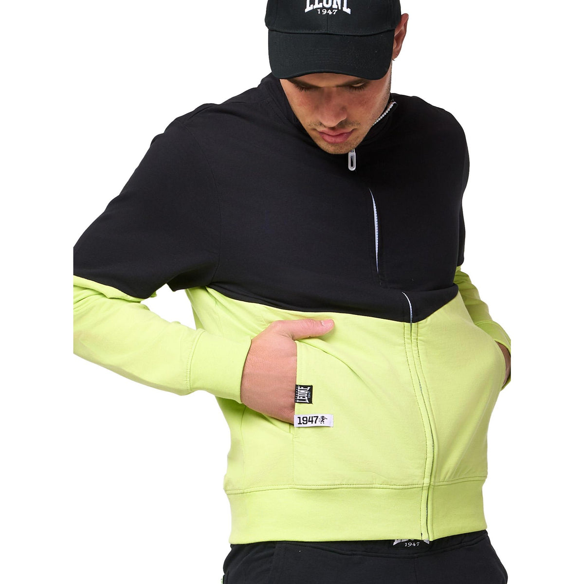 MAN_TRACKSUITS_ACTIVE_M5619A8F10A_0930N_Image_6
