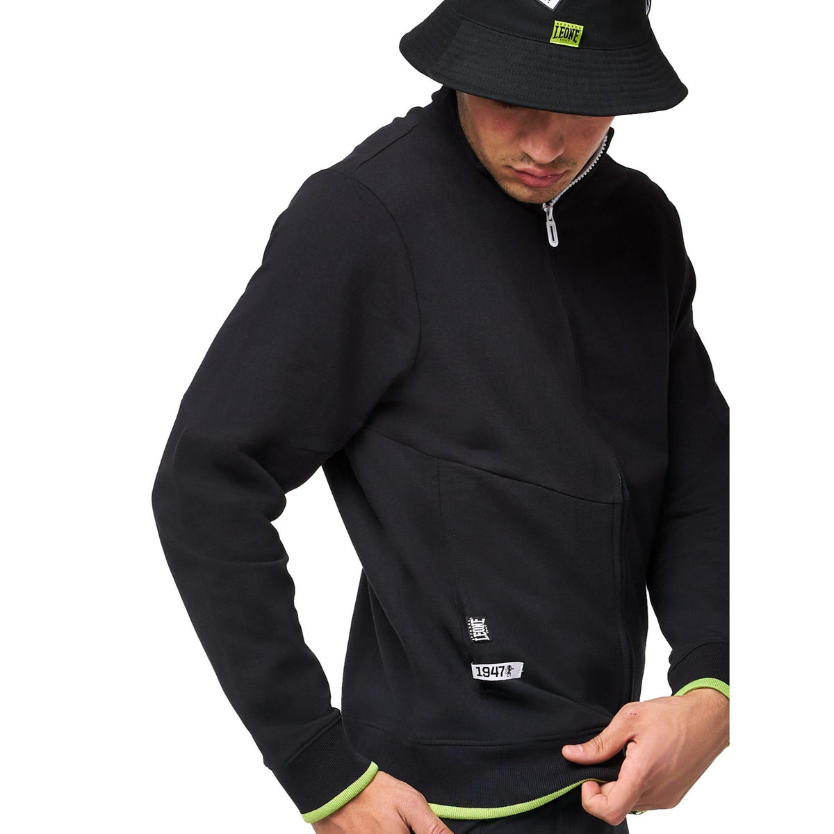 MAN_TRACKSUITS_ACTIVE_M5619A8F10A_09_Image_6