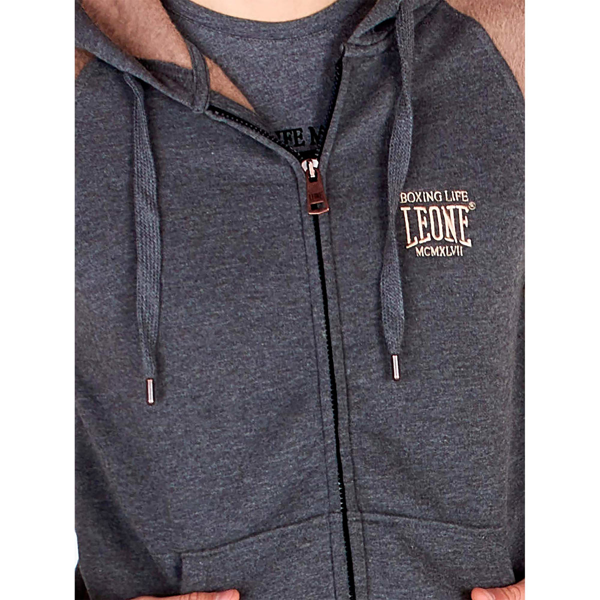 MAN_TRACKSUITS_NEUTRALS_M3080A3F26A_08_Image_5