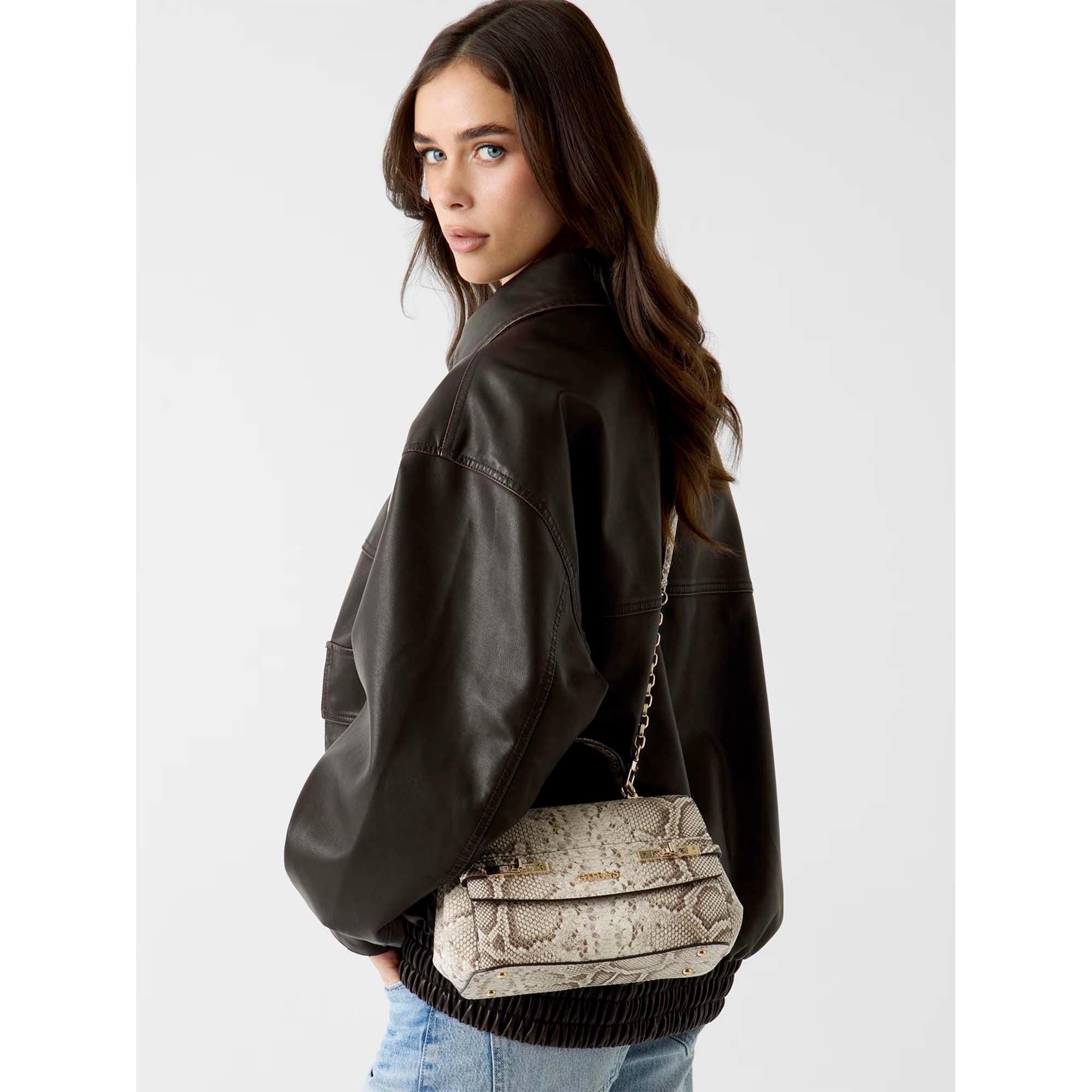 MELINDA_TOP_HANDLE_FLAP_HWKG9933200_NAT_Image_7