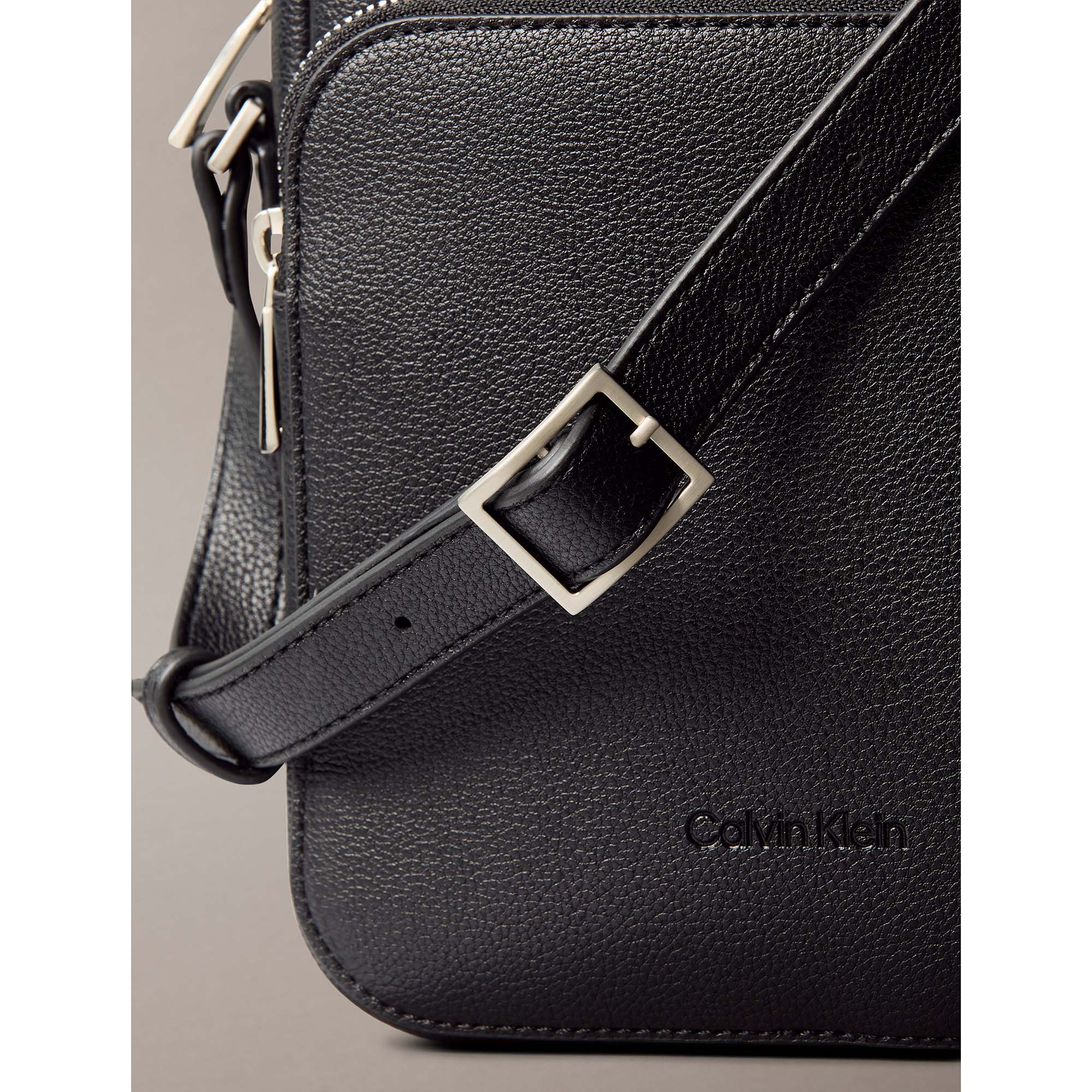 MICRO_PEBBLE_CROSSBODY_S_LV04D3076G_UB1_Image_3