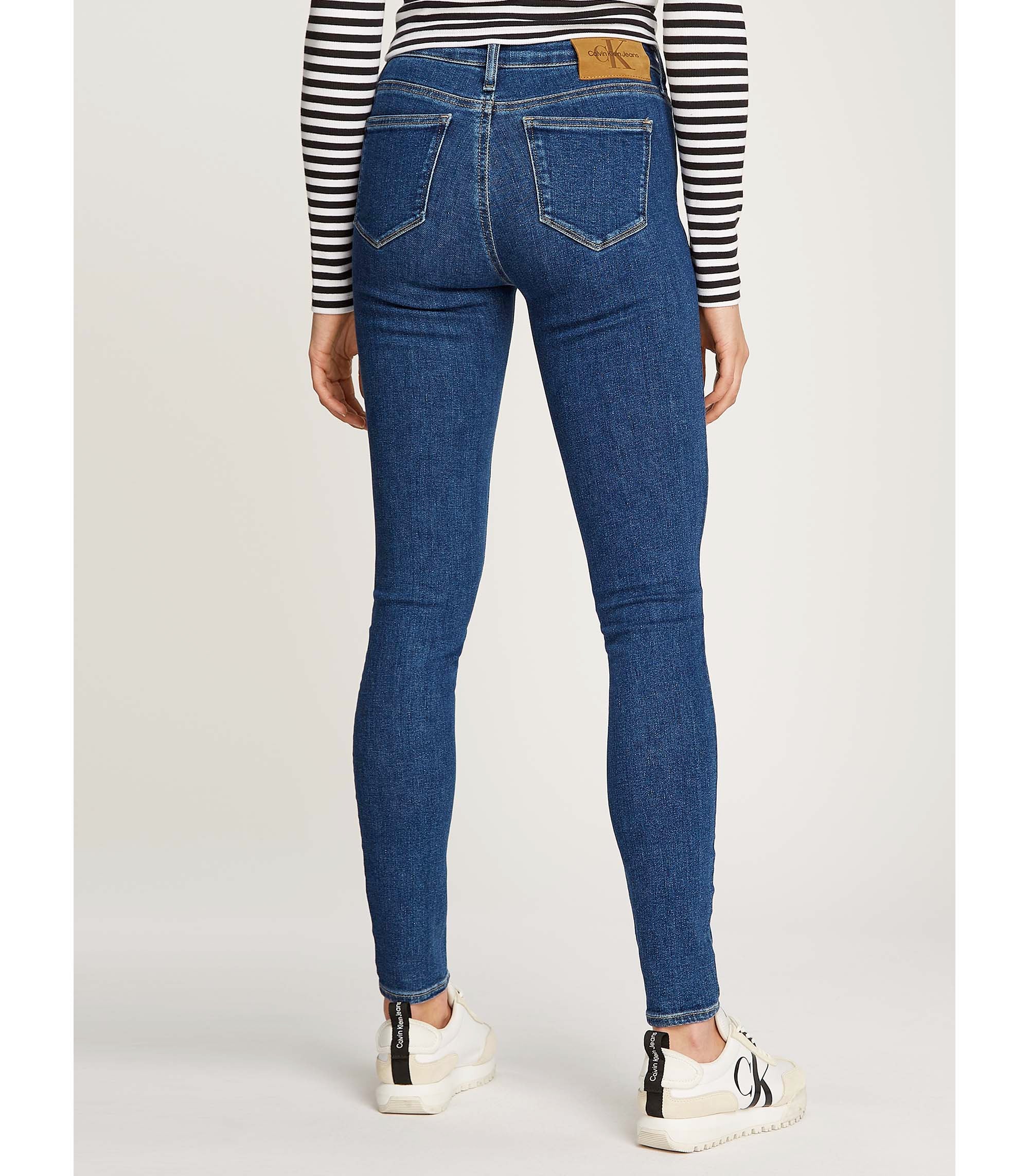 MID_RISE_SKINNY_J20J224020_1A4_Image_4