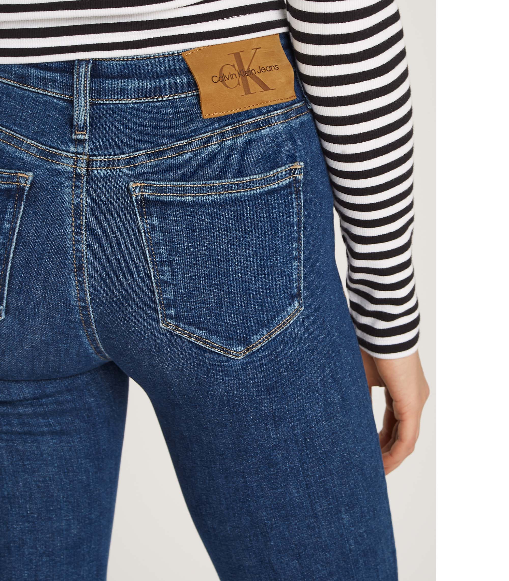 MID_RISE_SKINNY_J20J224020_1A4_Image_5