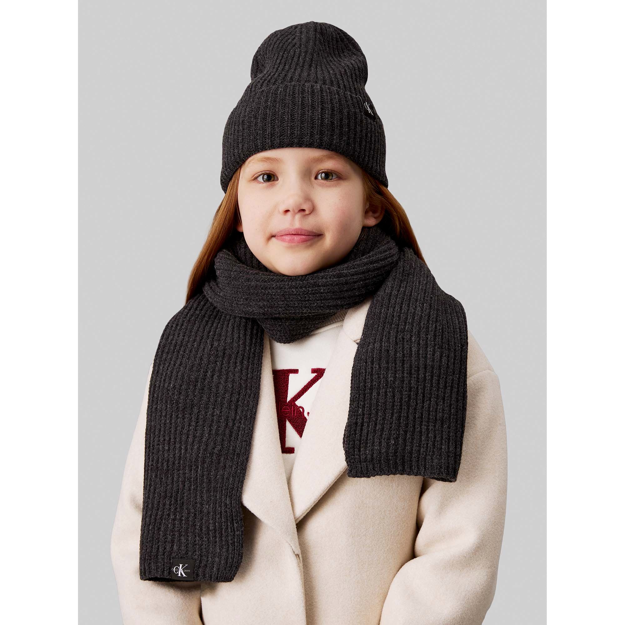MONOGRAM_RIB_SCARF_BEANIE_SET_CKIU0IU00638_BAN_Image_4