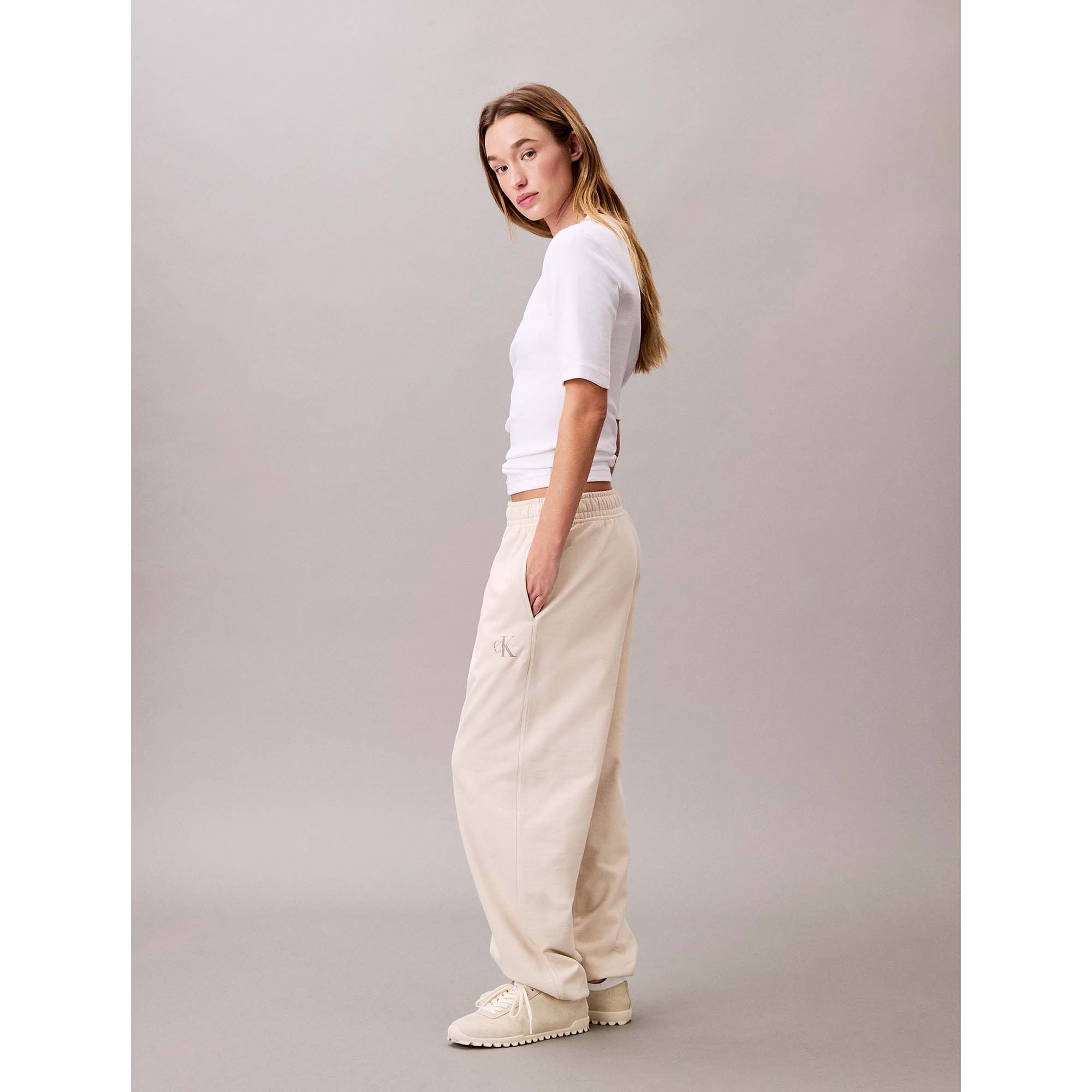 MONOLOGO_FRENCH_TERR_LV047B235G_ACG_Image_3