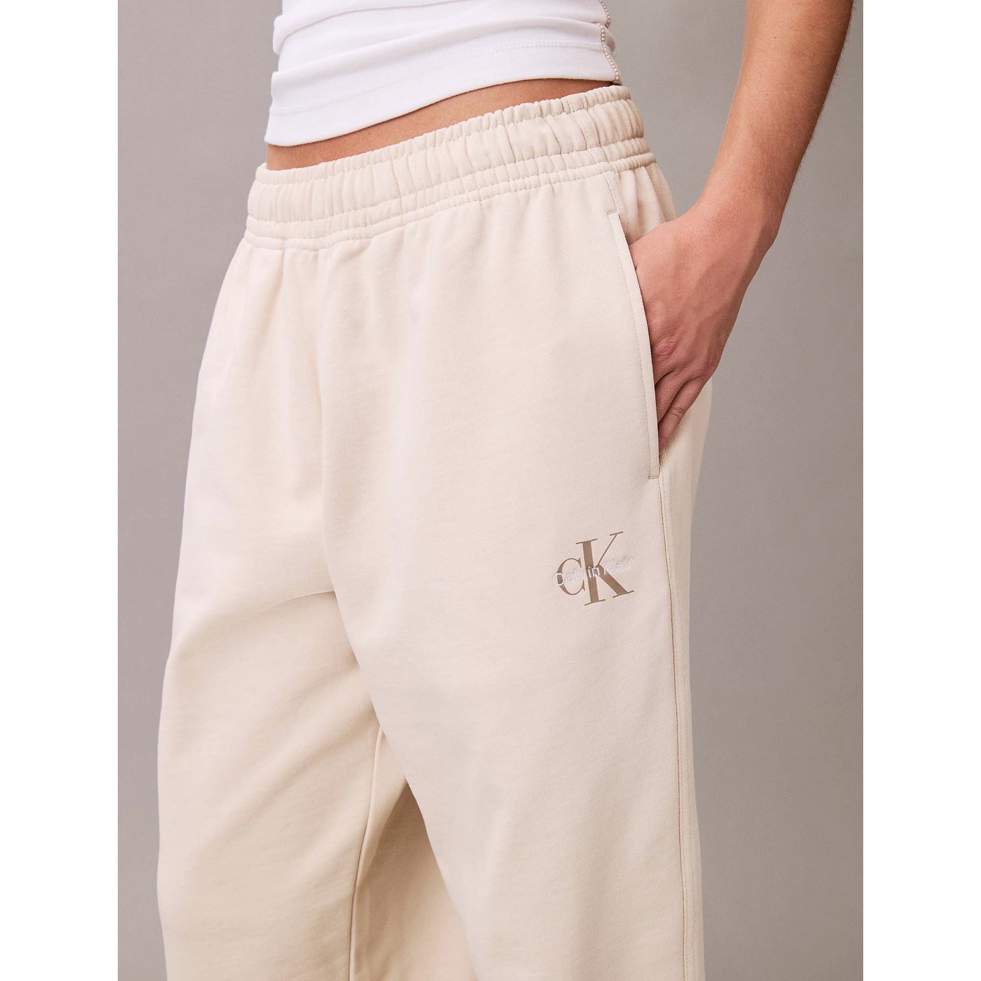 MONOLOGO_FRENCH_TERR_LV047B235G_ACG_Image_4