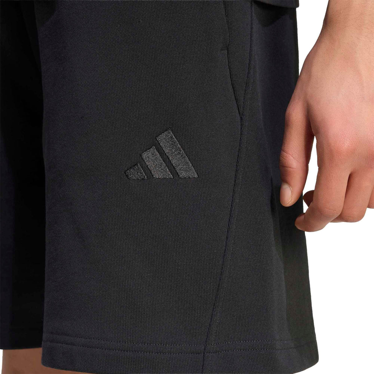M_AK_SL_SHORT_KW2299_BLACK_Image_6