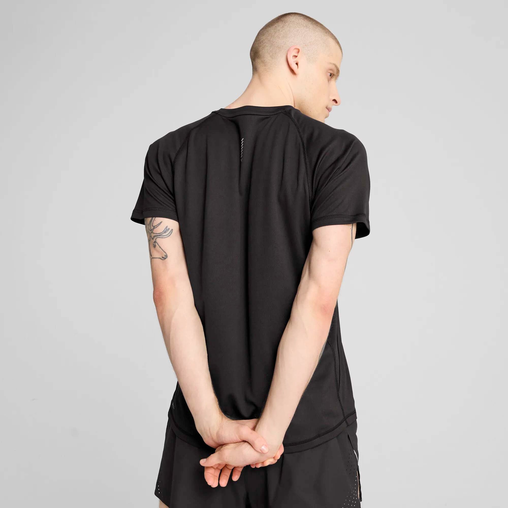 M_RUN_VELOCITY_TEE_POLY_526600_01_Image_3