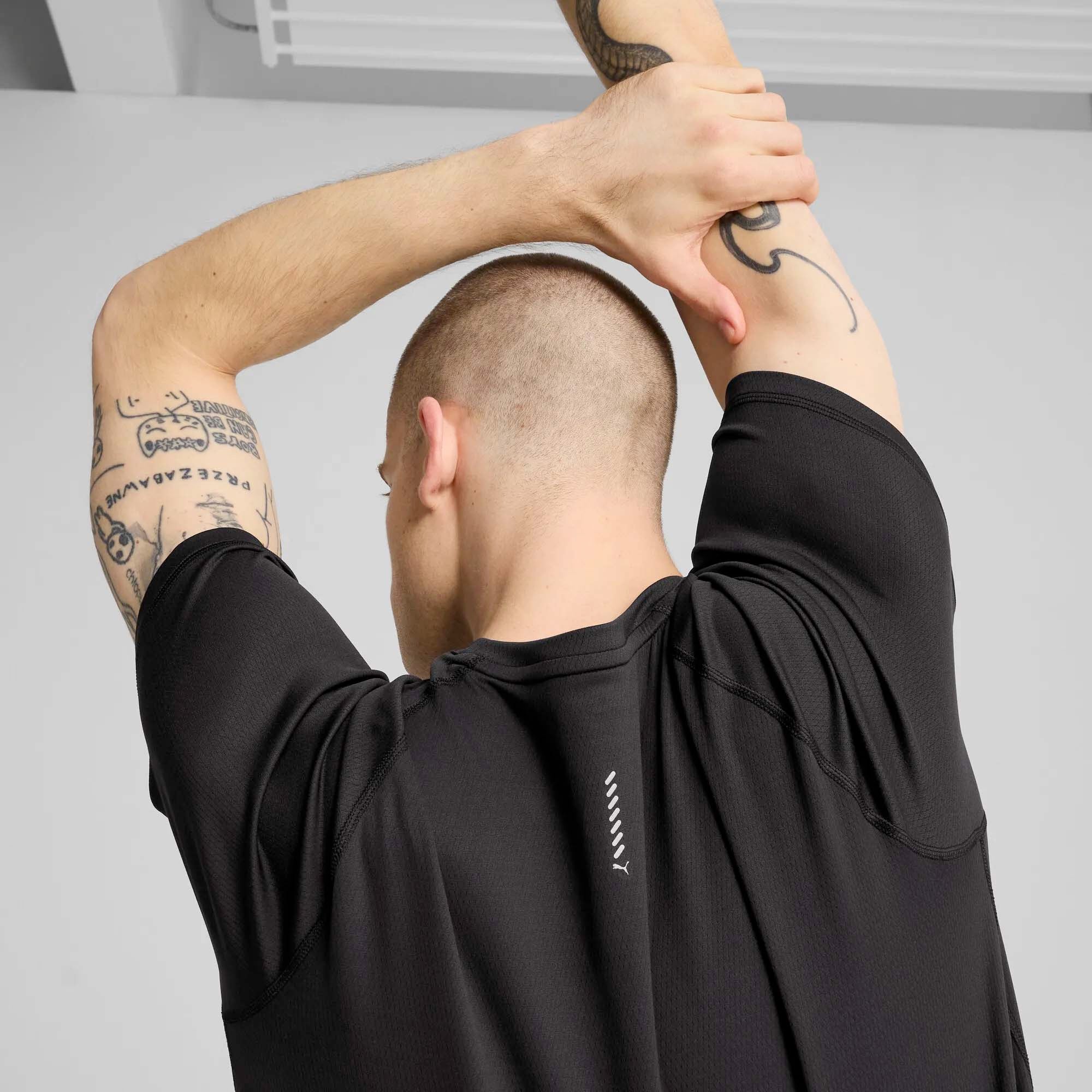 M_RUN_VELOCITY_TEE_POLY_526600_01_Image_5