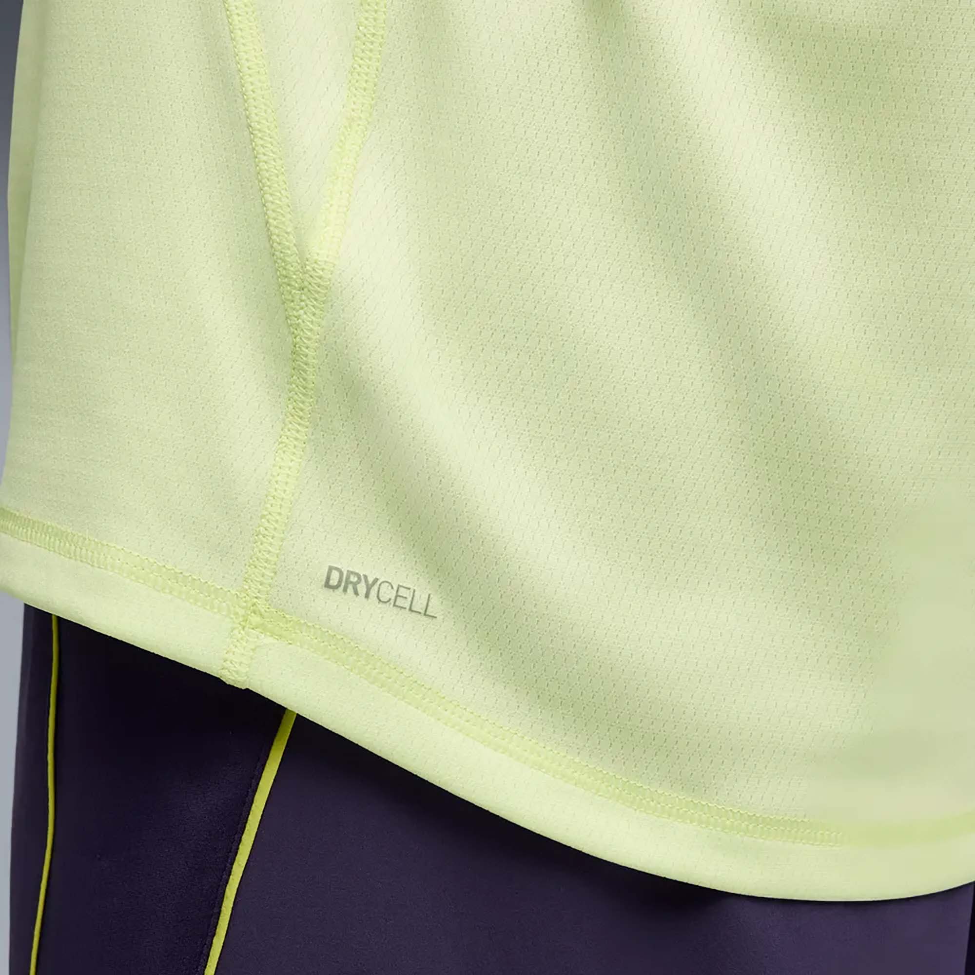 M_RUN_VELOCITY_TEE_POLY_526600_38_Image_4