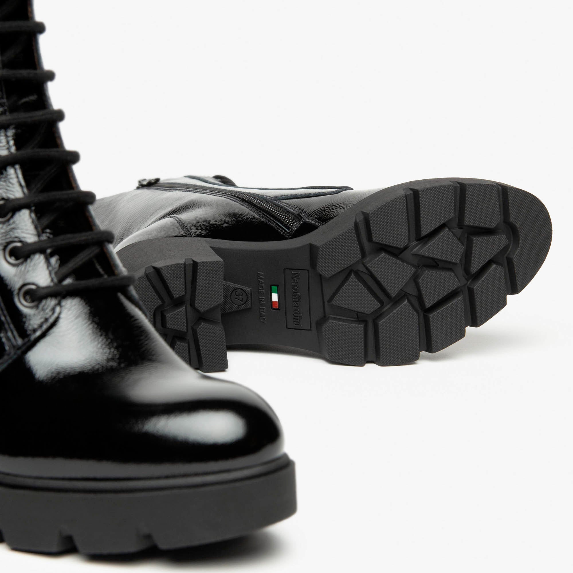 NAPLAK_TR_CARPEGNA_7768_NER_I514886D_100_Image_4