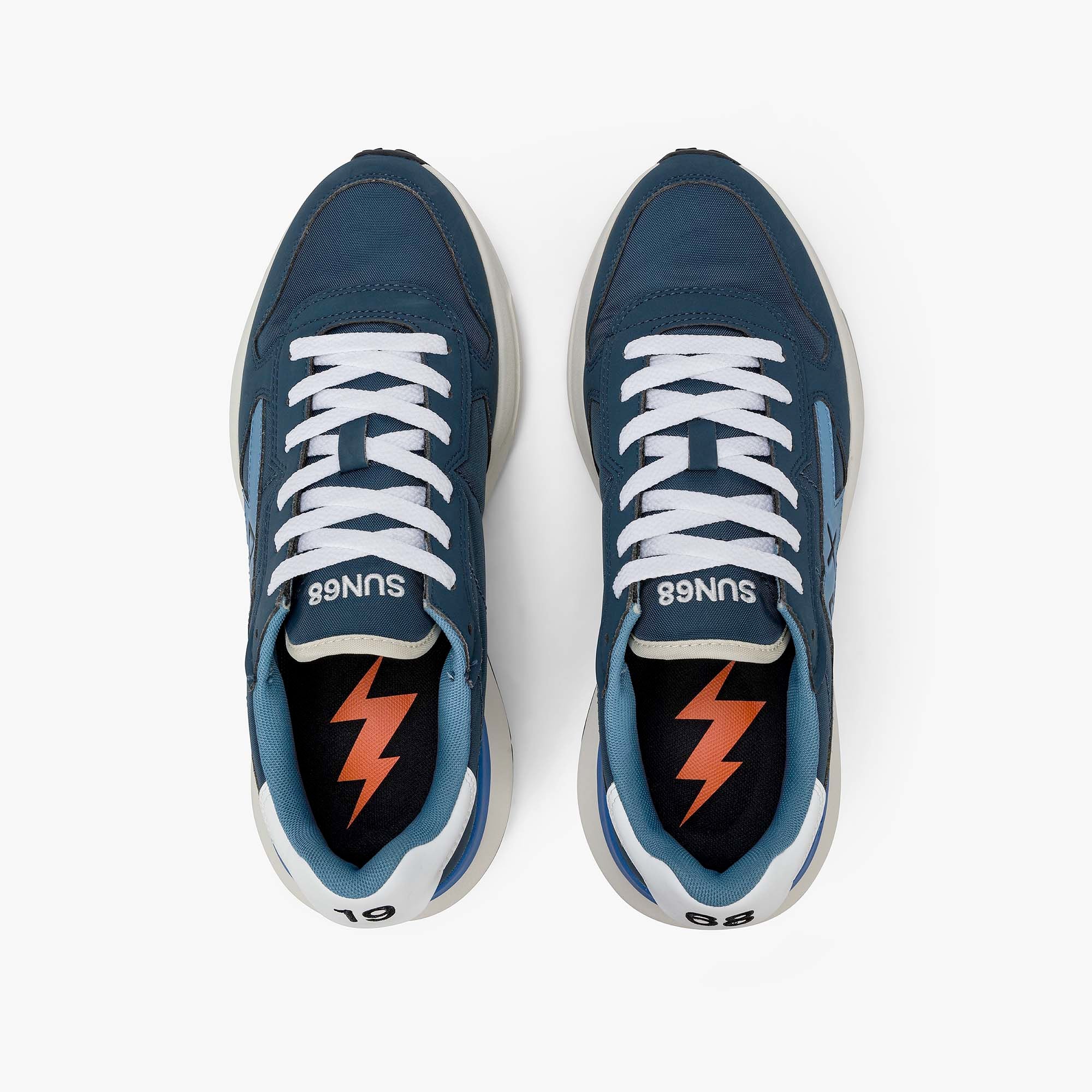 NIKI_20_SOLID_Z36121_07_Image_4