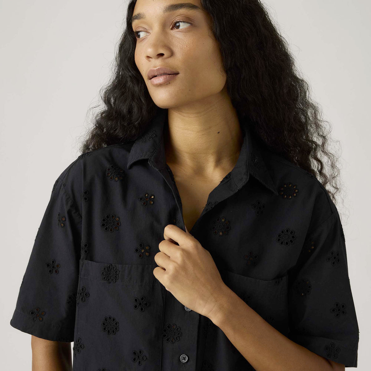 NOVELTY_HARLIE_SS_CROPPED_SHIR_005O8_0001_Image_5