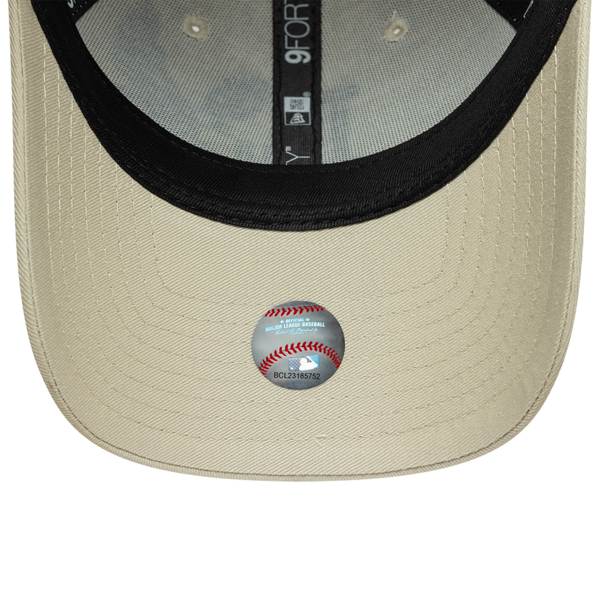 OUTDOOR_ICON_9FORTY_60915851_STN_Image_5