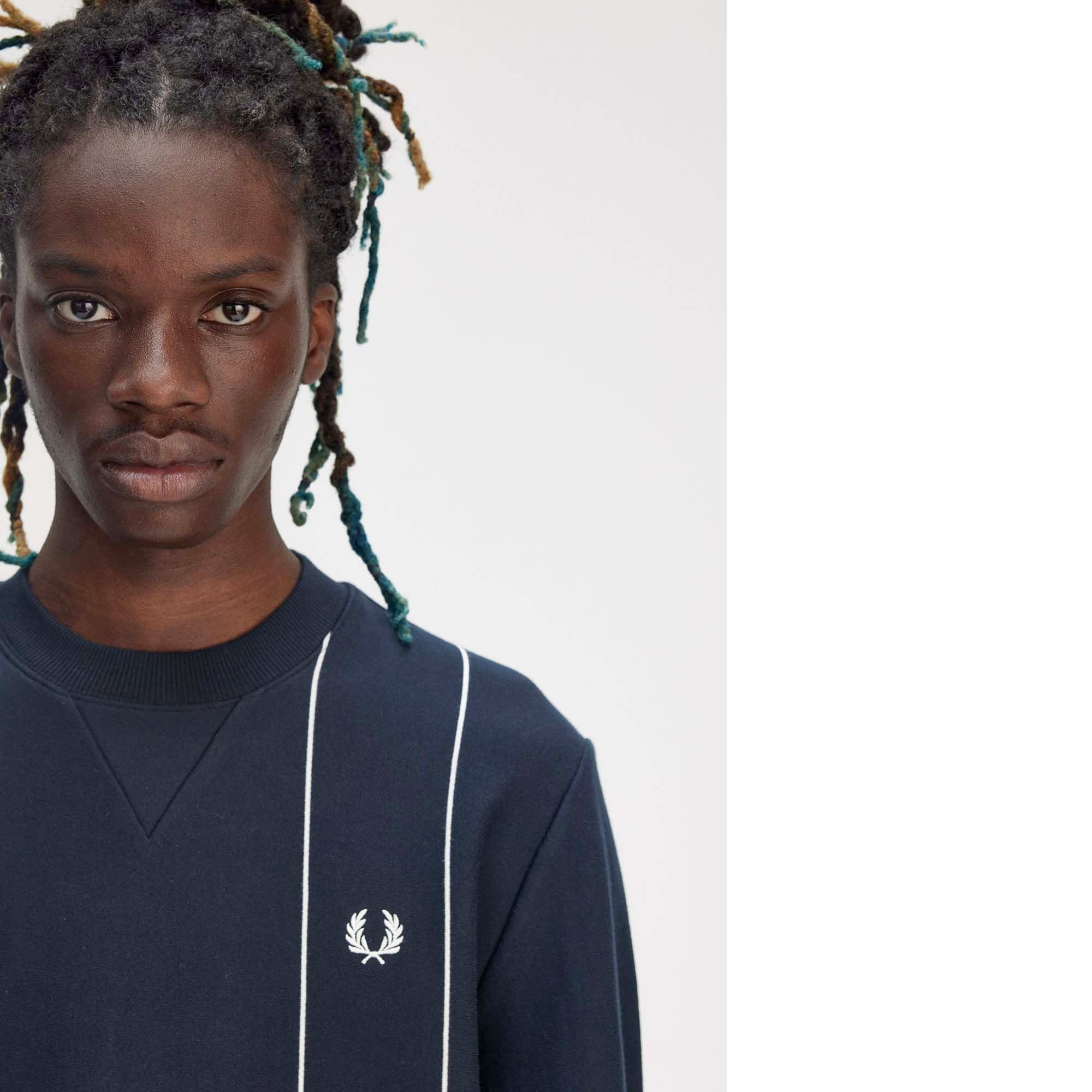 PINSTRIPE_SWEATSHIRT_M9850_608_Image_5