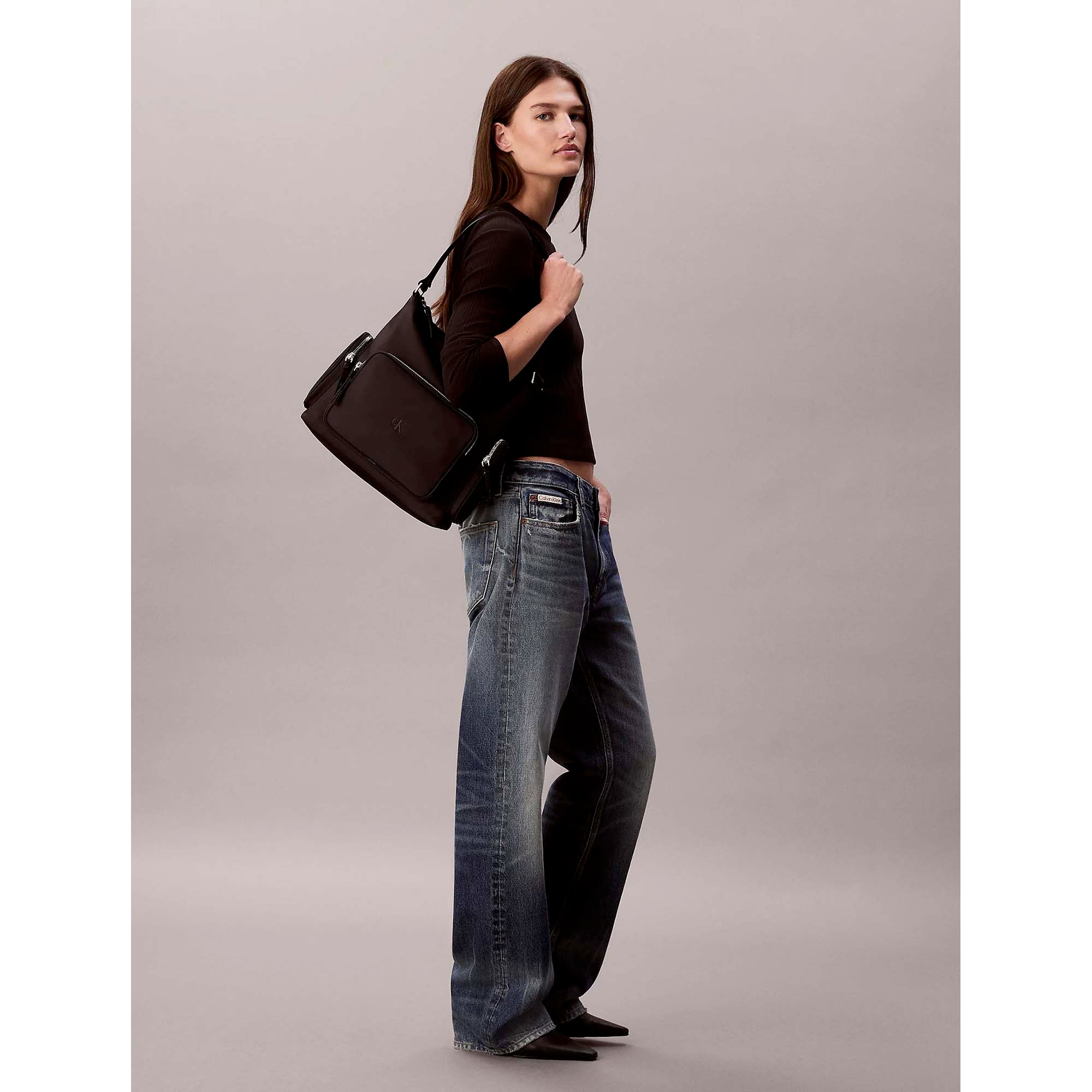 POCKET_NYLON_SATCHEL_LV04F3296G_UB1_Image_5