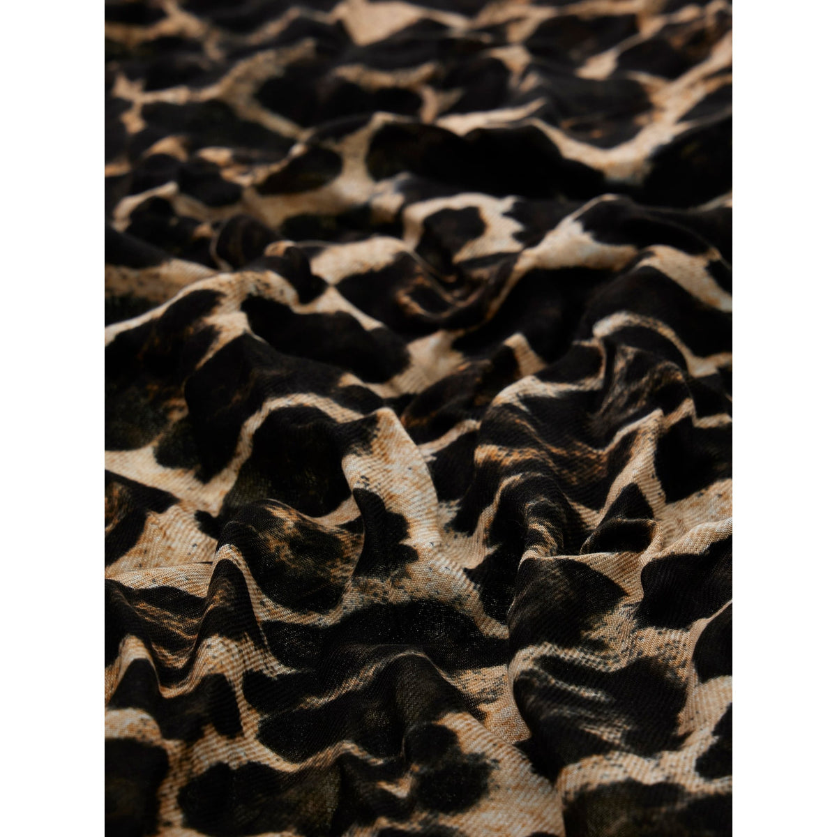 PRINTED_SCARF_85X200_AW5533POL03_LEO_Image_3