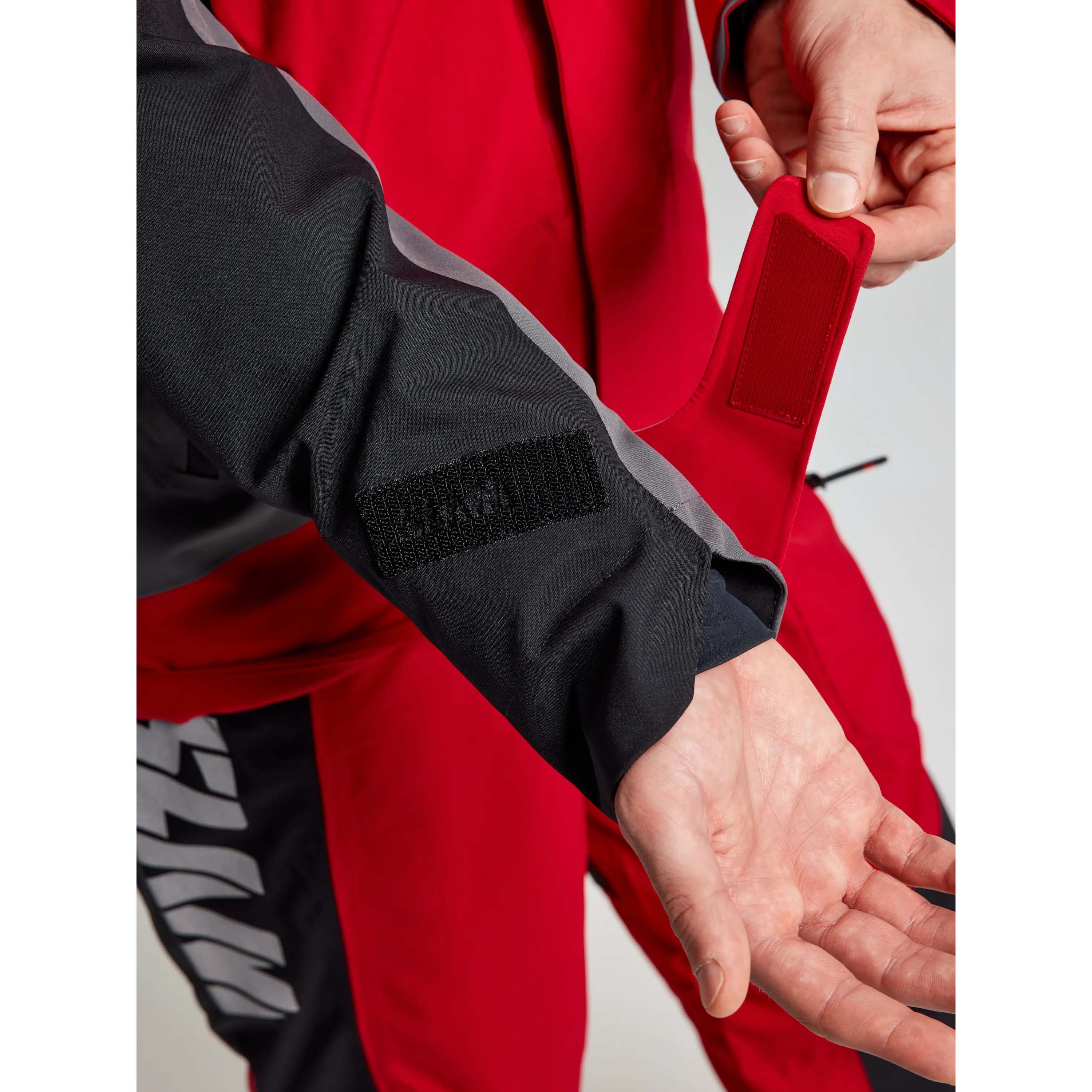 PRO_COASTAL_JKT_A170001S00_W17_Image_7