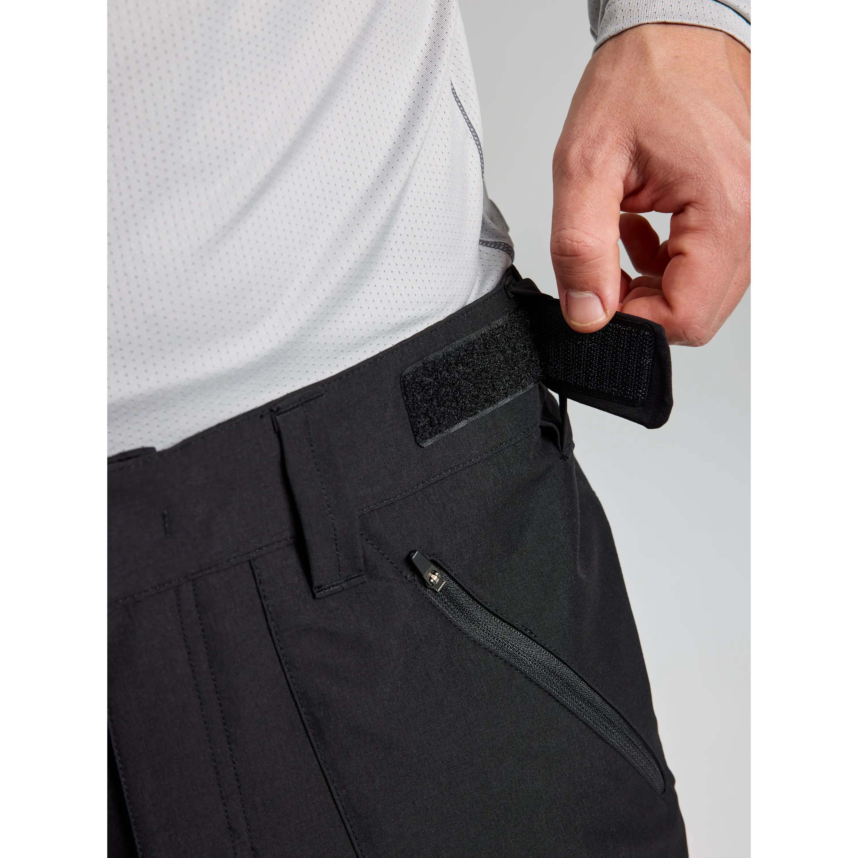 PRO_TECH_SHORT_A140007S01_W01_Image_6