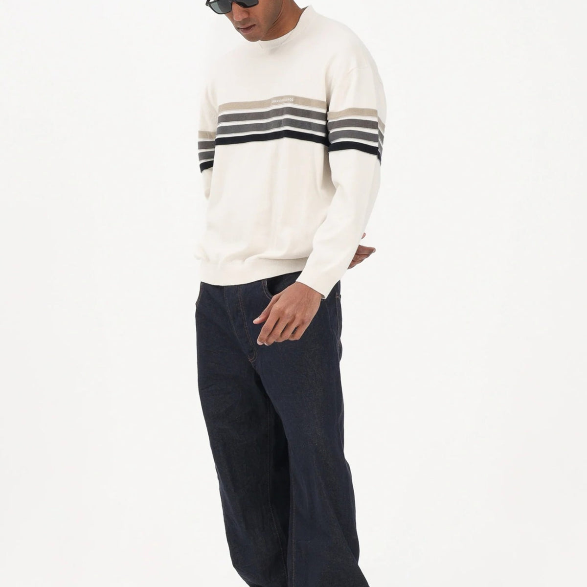 PULLOVER_XM002424AF11960_M1302_Image_4