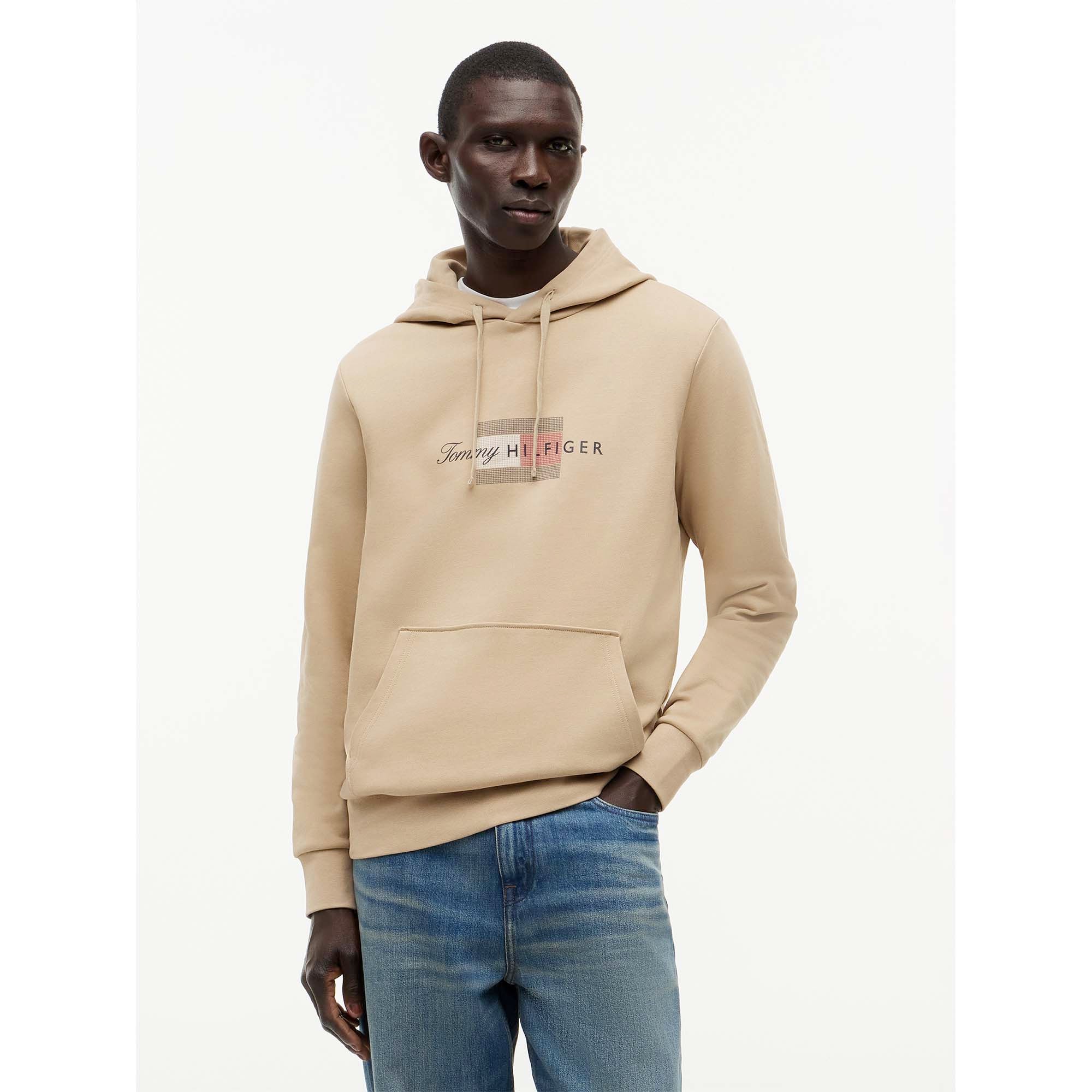 SCRIPT_FLAG_HOODIE_MW0MW43220_AEG_Image_2
