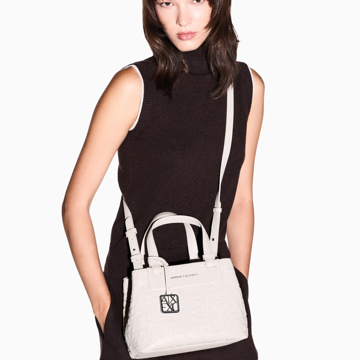 SHOPPING_BAG_XW001576AF15774_U6208_Image_2