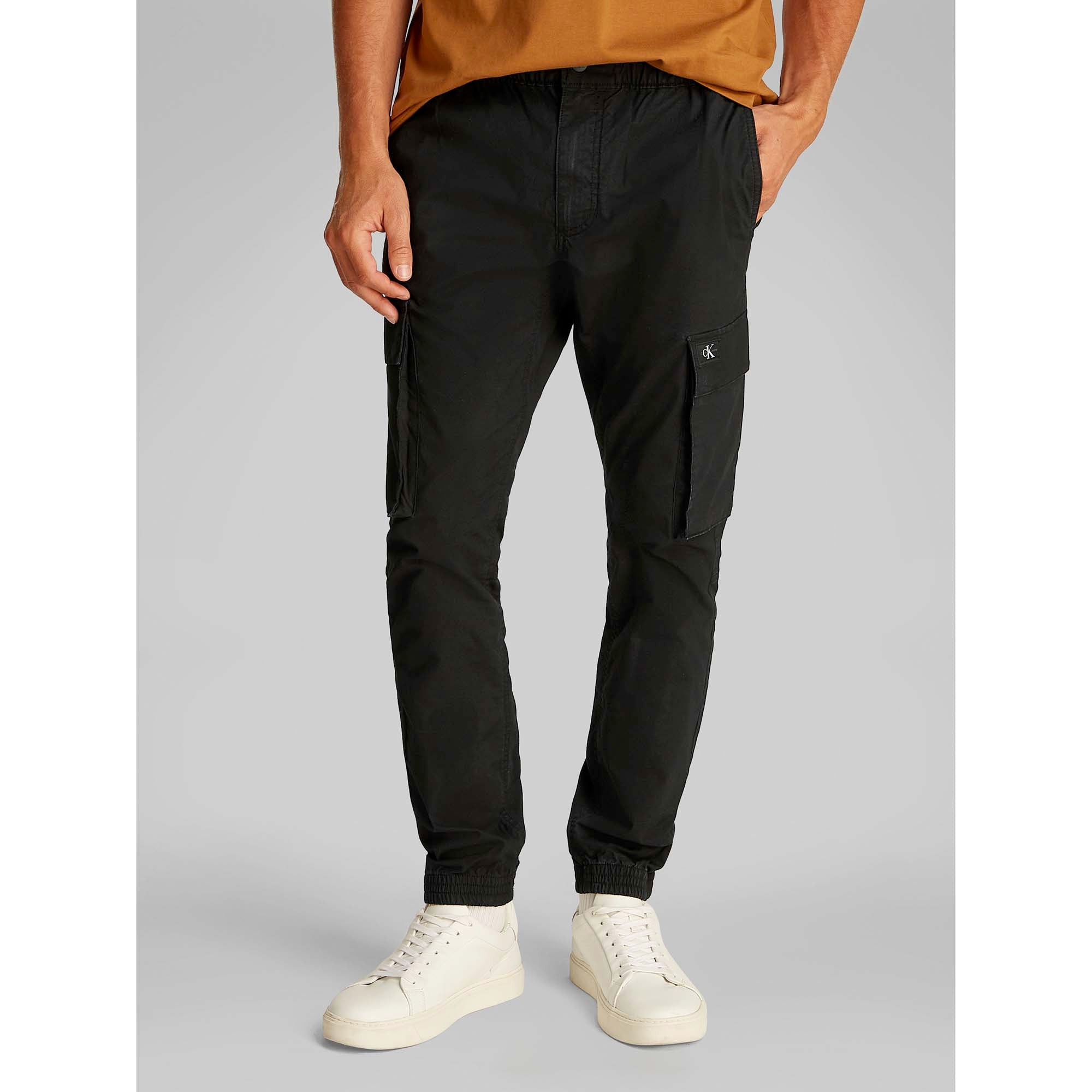 SKINNY_CARGO_J30J327614_BEH_Image_2