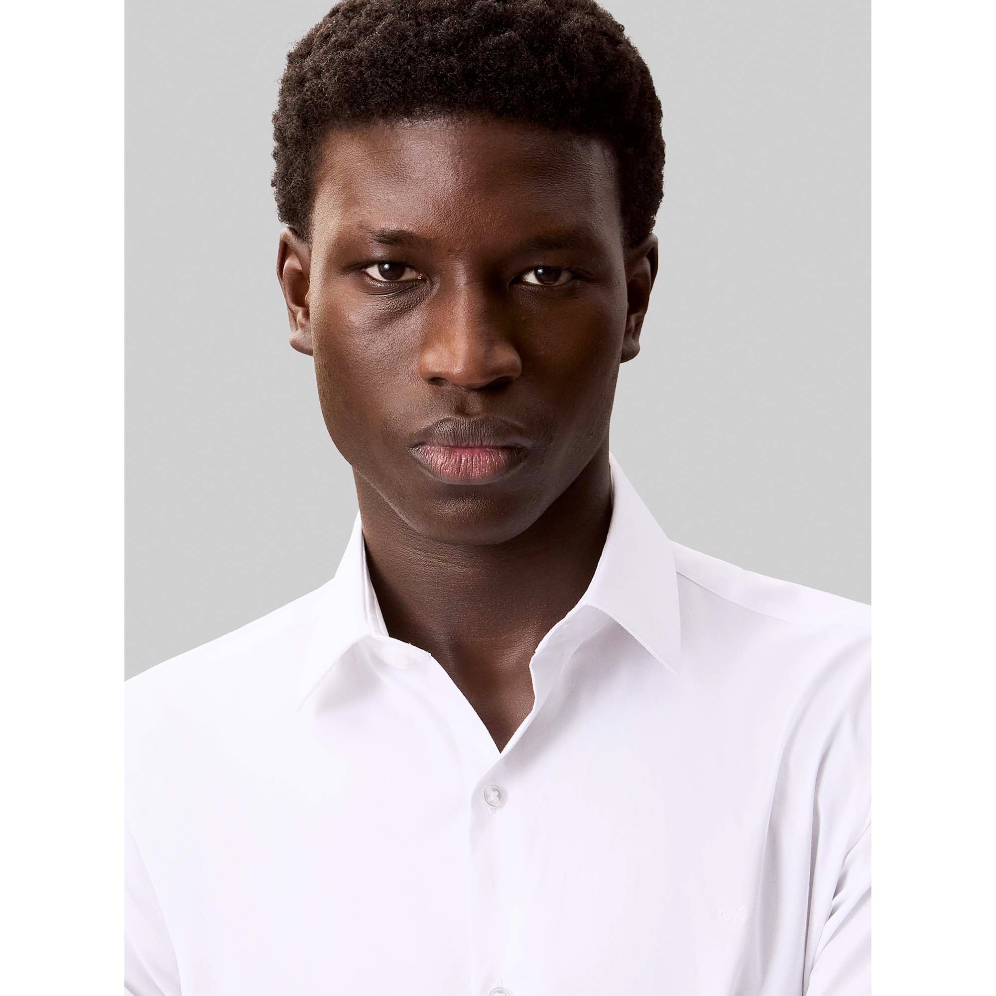 SLIM_ESNTL_POPLIN_NO_LV019EU000_XO0_Image_4