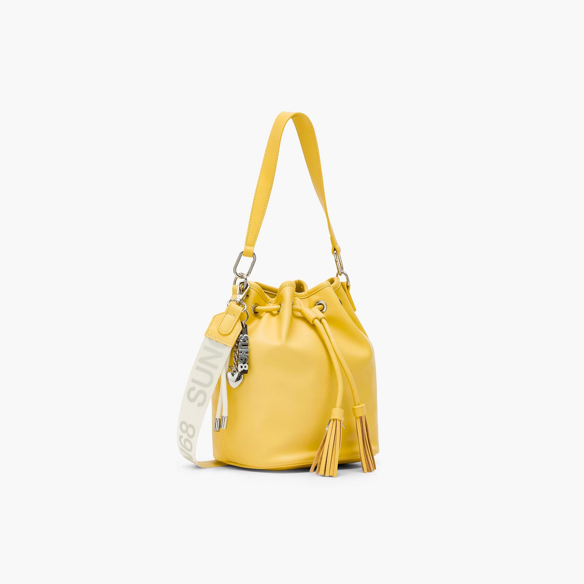 SMALL_BUCKET_BAG_PREMIUM_Y36215_23_Image_2