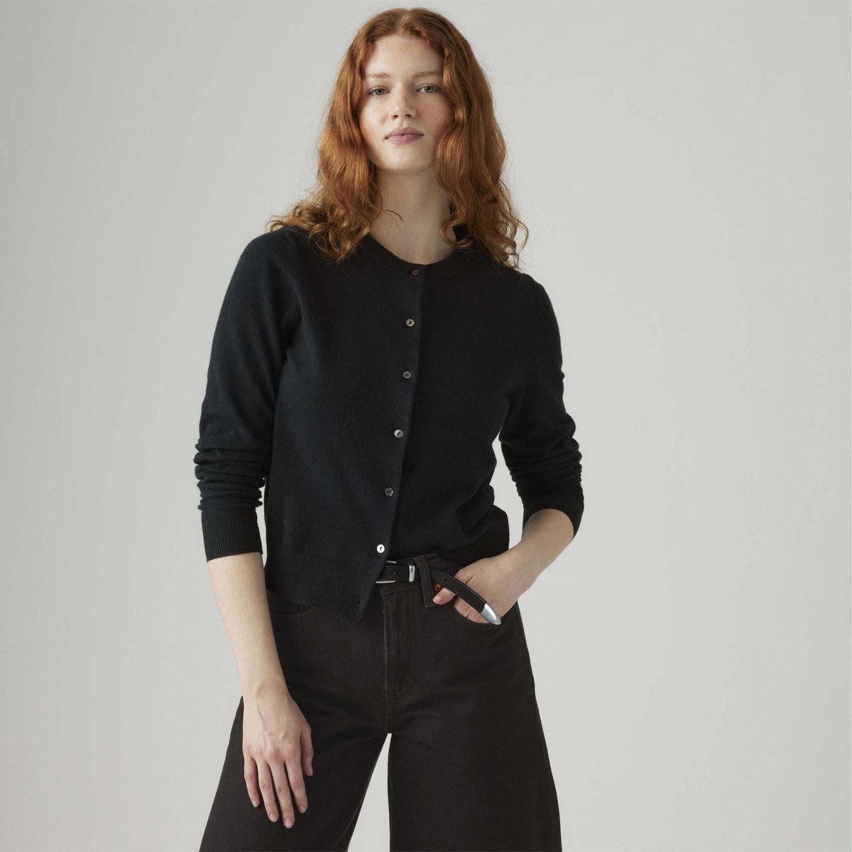 SUPER_SOFT_CREWNECK_CARDI_ANTHRACITE_NIGHT_0037P_0000_Image_2