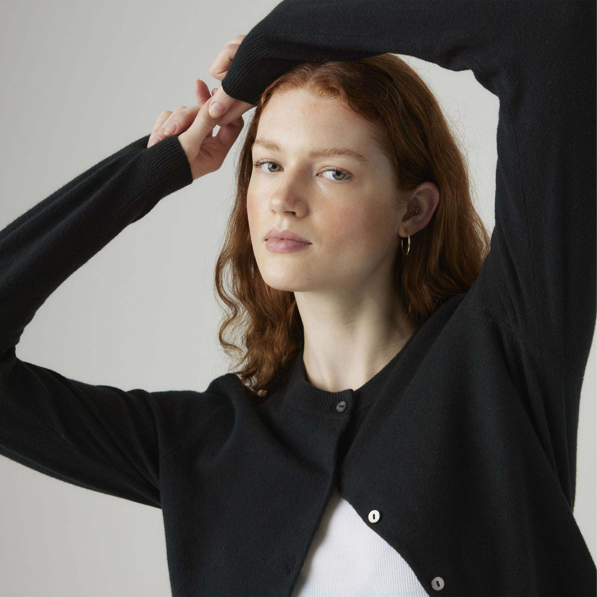 SUPER_SOFT_CREWNECK_CARDI_ANTHRACITE_NIGHT_0037P_0000_Image_4