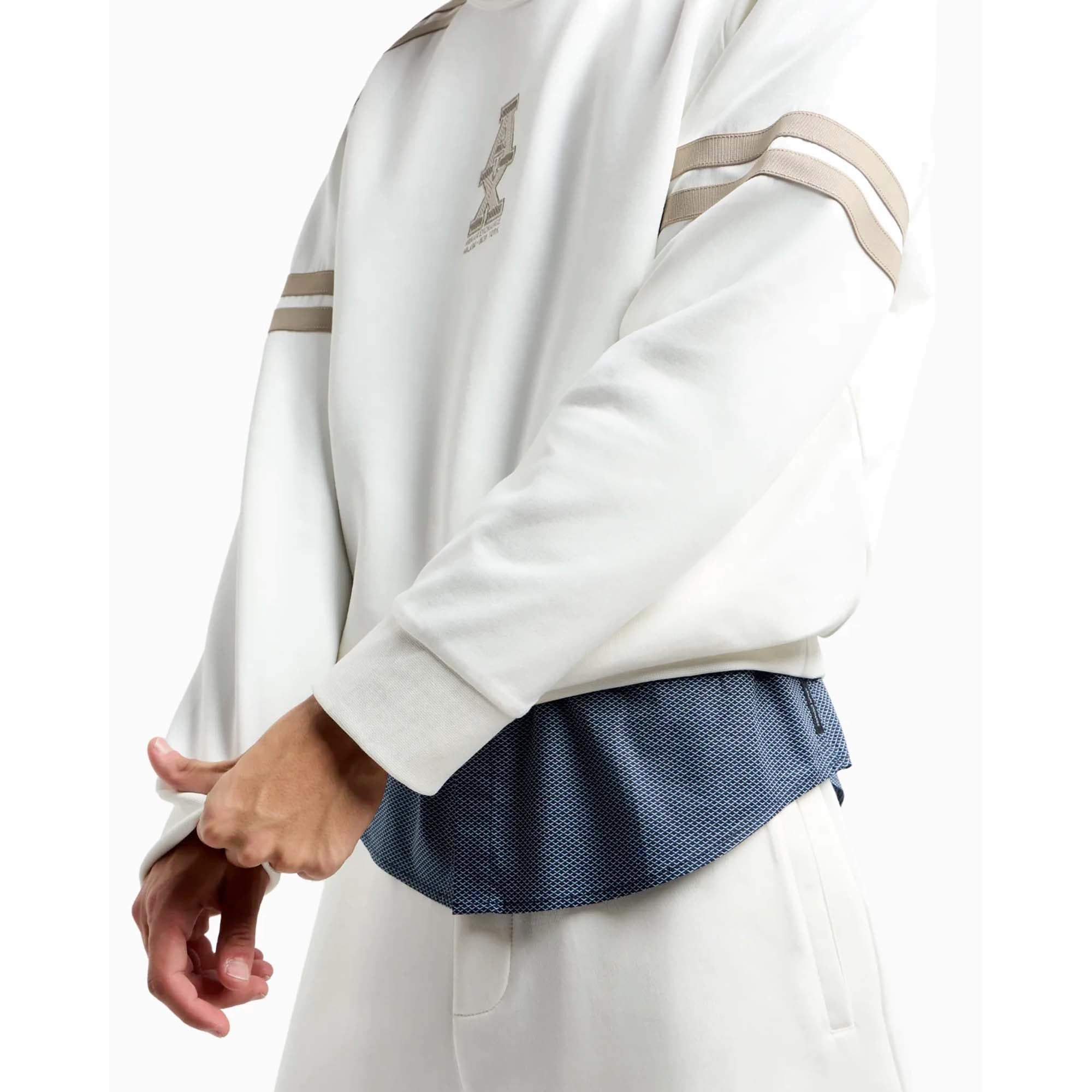 SWEATSHIRT_XM000481AF10818_U0009_Image_5