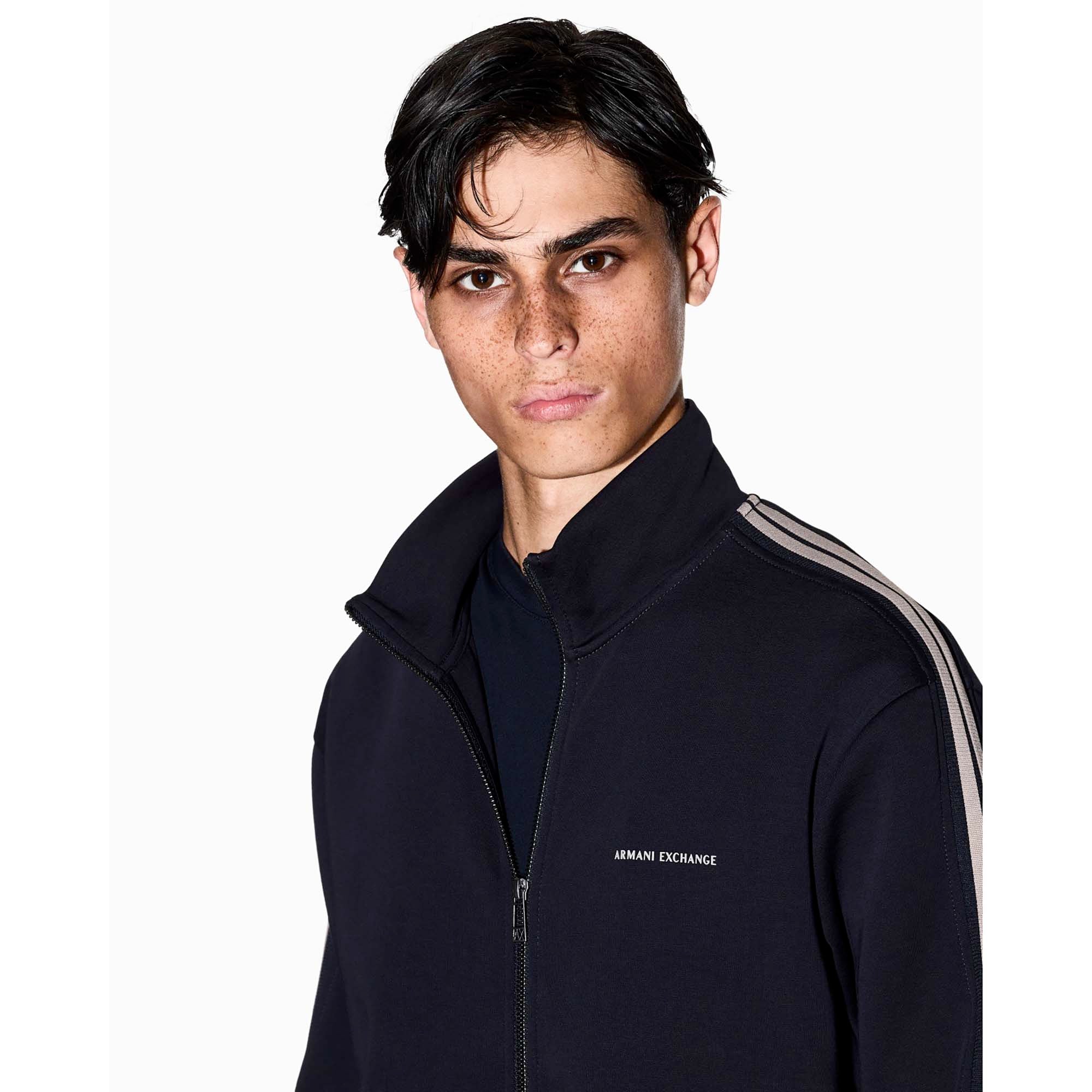 SWEATSHIRT_XM001361AF10818_UB101_Image_4