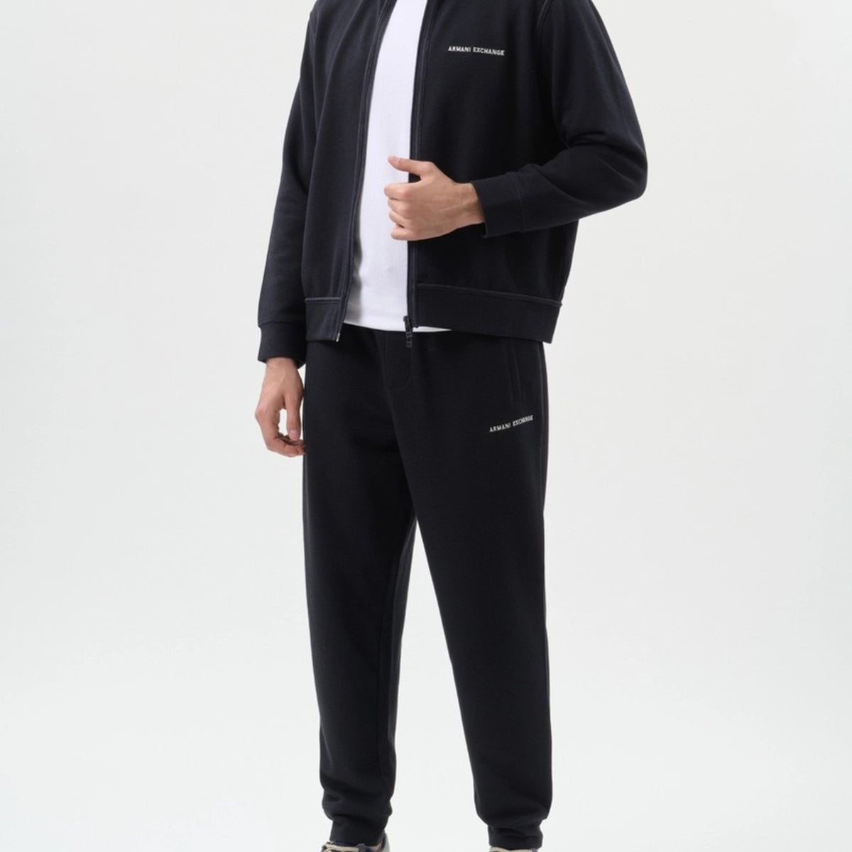 SWEATSHIRT_XM002327AF21870_UB101_Image_5